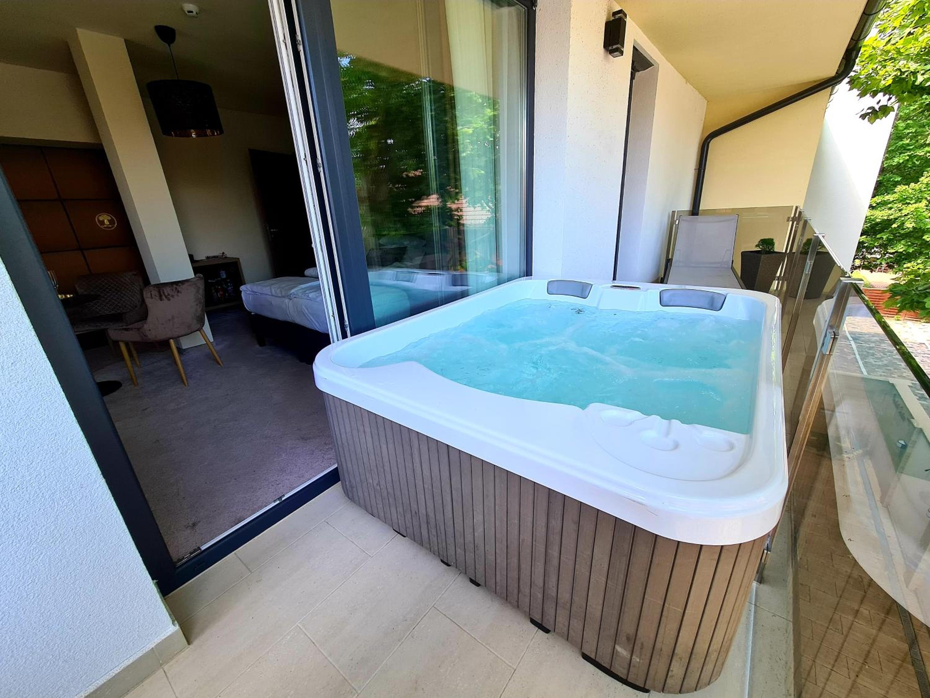 Suite with Spa Bath - Photo 6