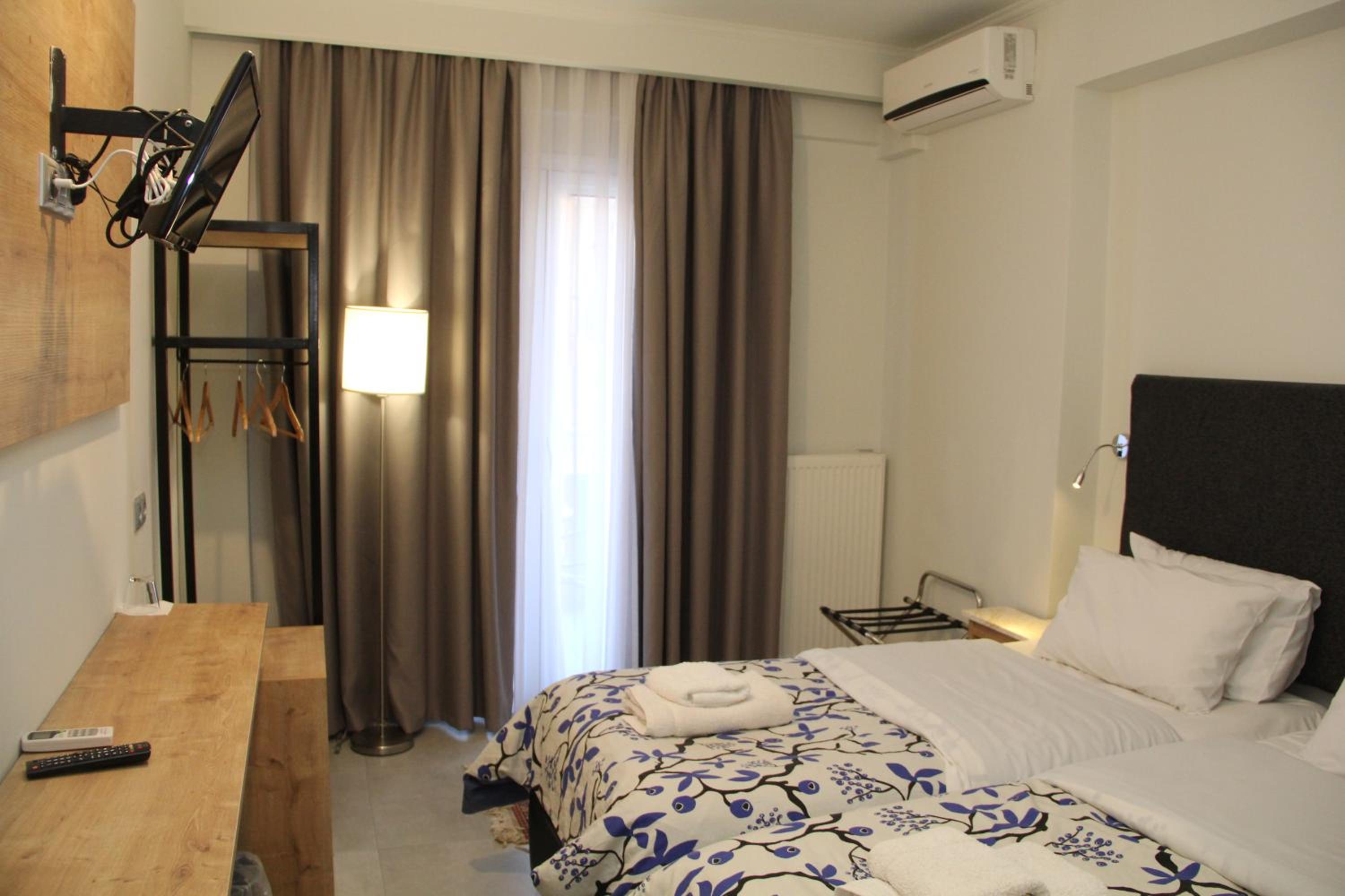 Standard Double/Twin Room - Photo 7