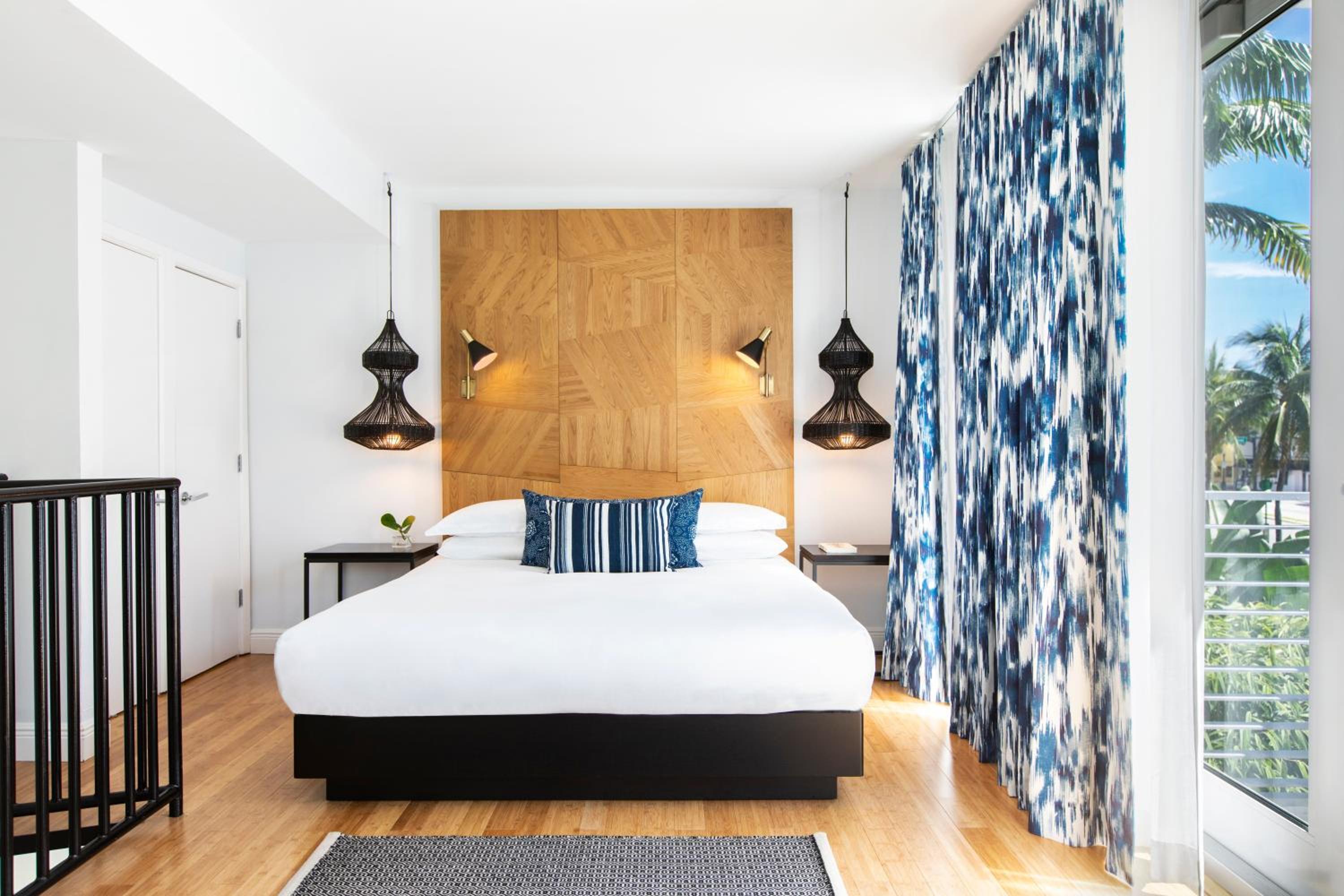 Duplex Suite – Queen Bed