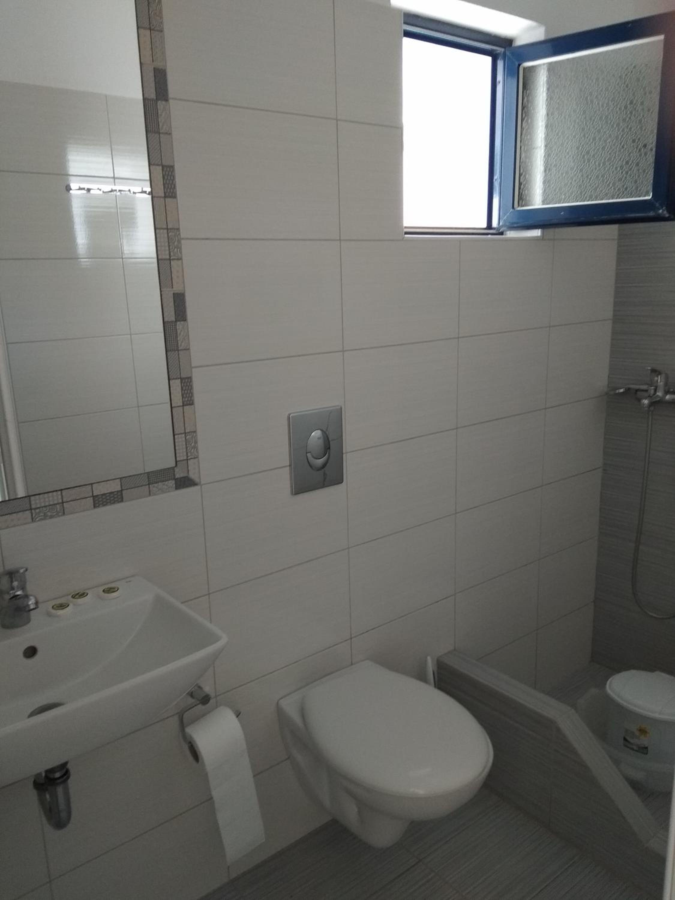 Apartment - Ground Floor photo 2