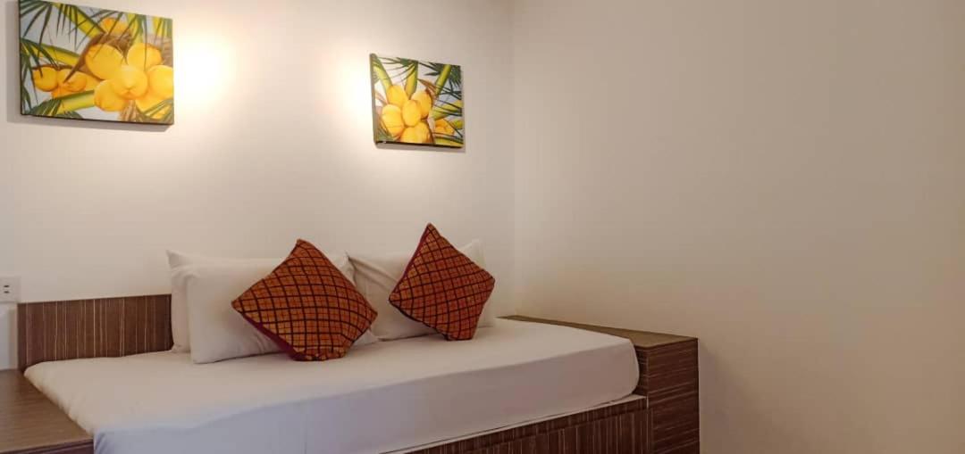 Suite Room - Photo 9