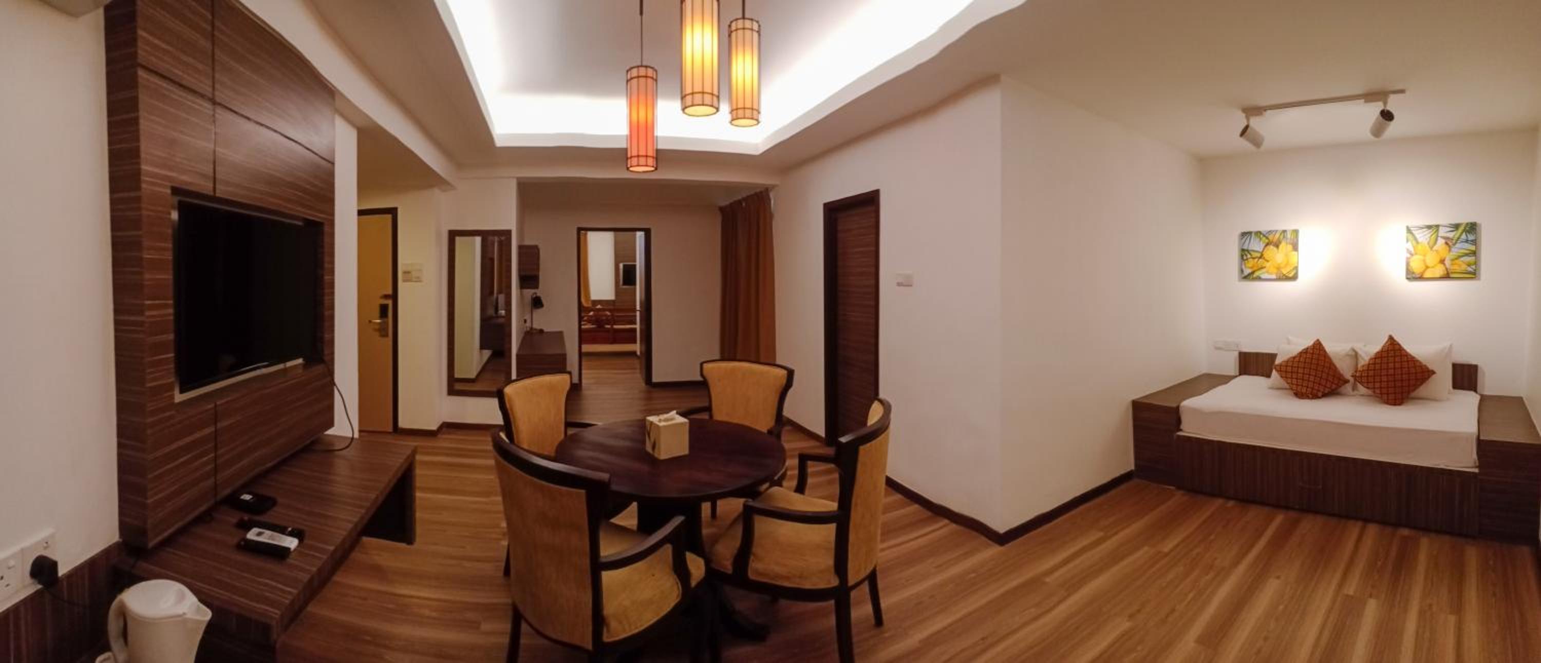Suite Room - Photo 1