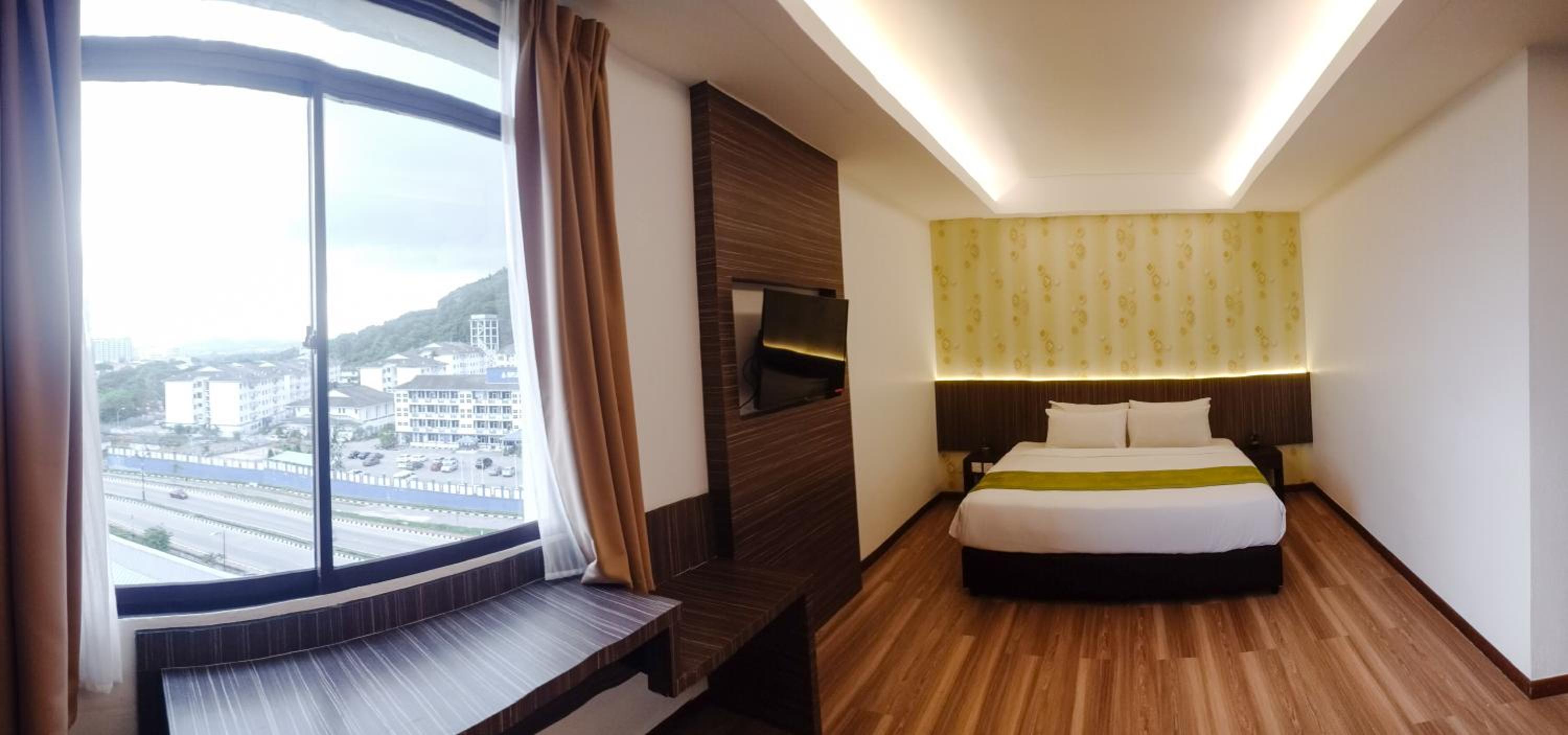 Suite Room - Photo 5