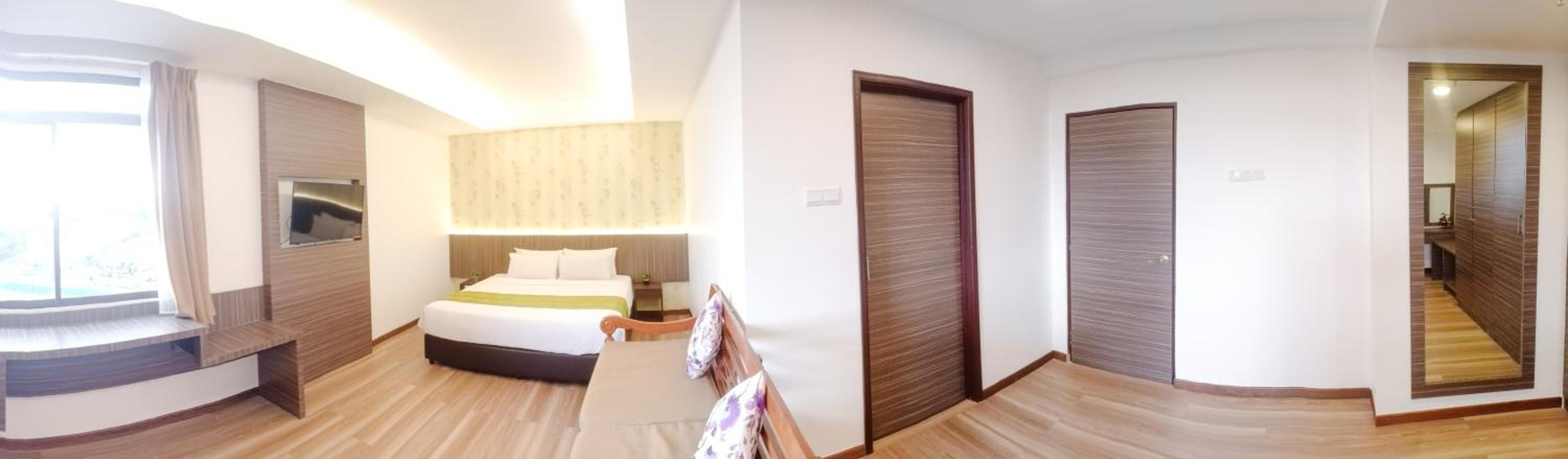 Suite Room - Photo 7