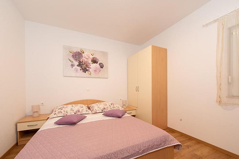 Apartment with Balcony photo 1
