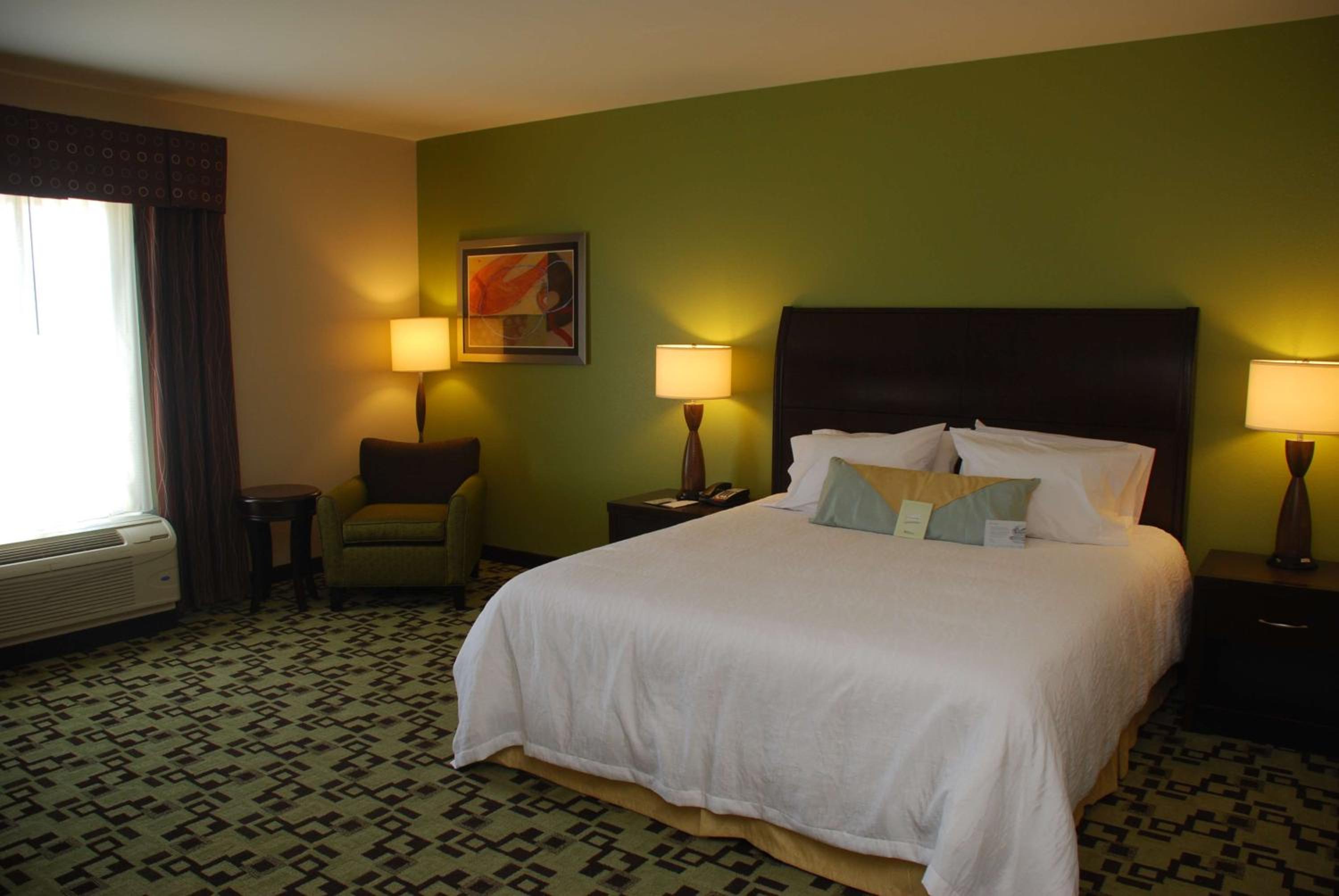 King Room with Roll-In Shower - Mobility/Hearing Accessible