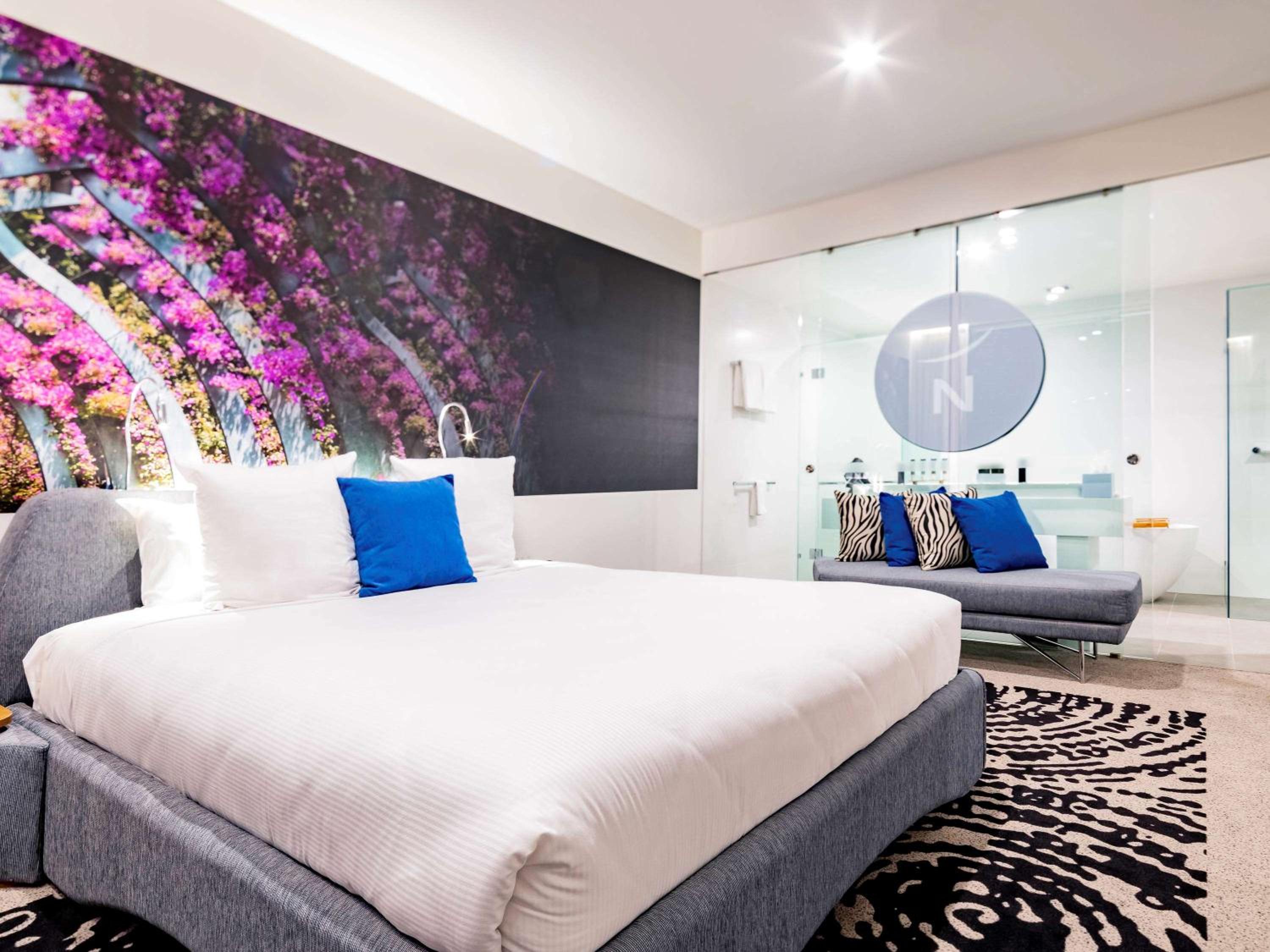 Executive 'N' Suite with One King Bed