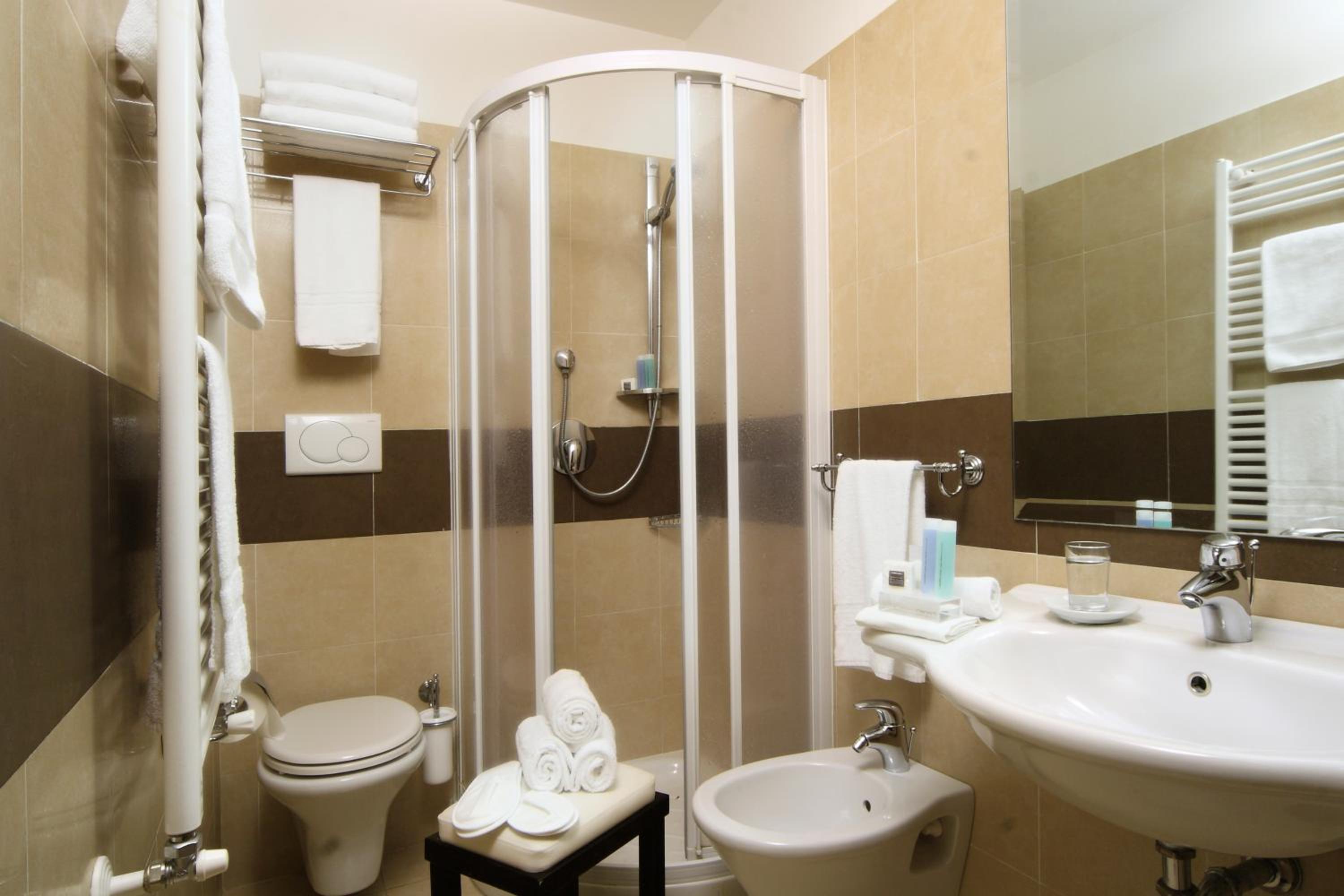 Classic Double or Twin Room photo 3