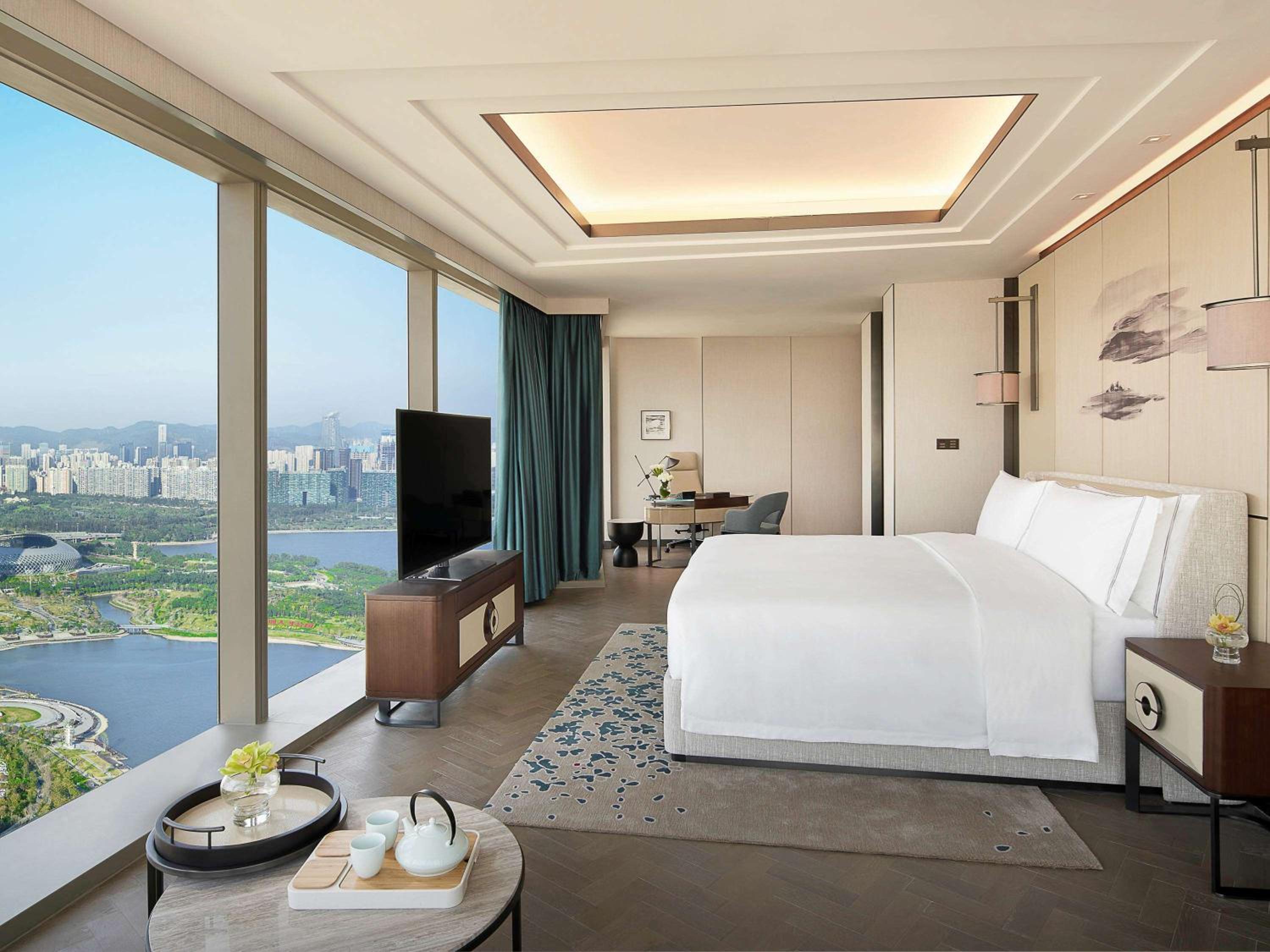 Metropolitan King Studio with Park View - Photo 6
