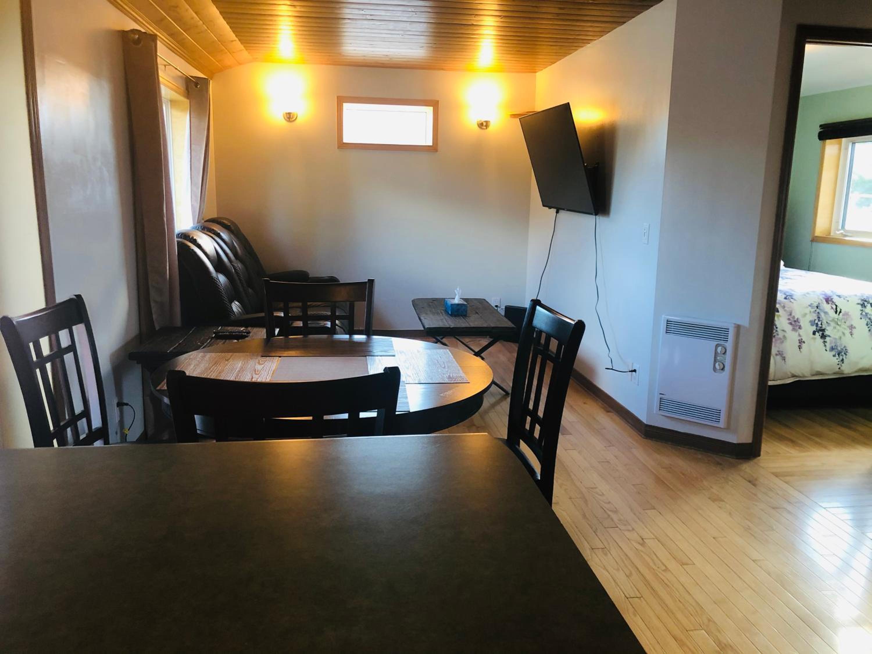Two-Bedroom House - Photo 1