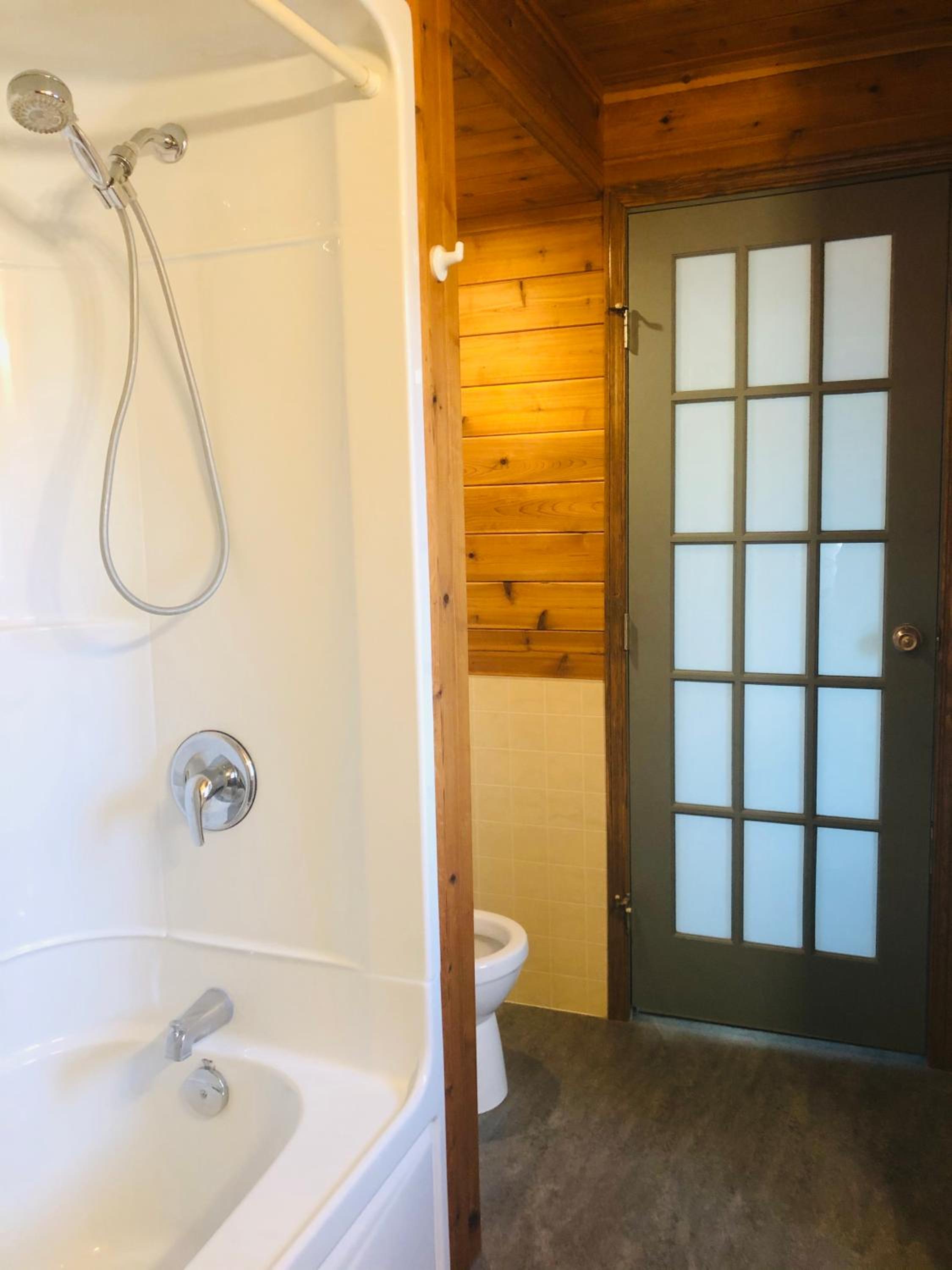 Two-Bedroom House - Photo 5