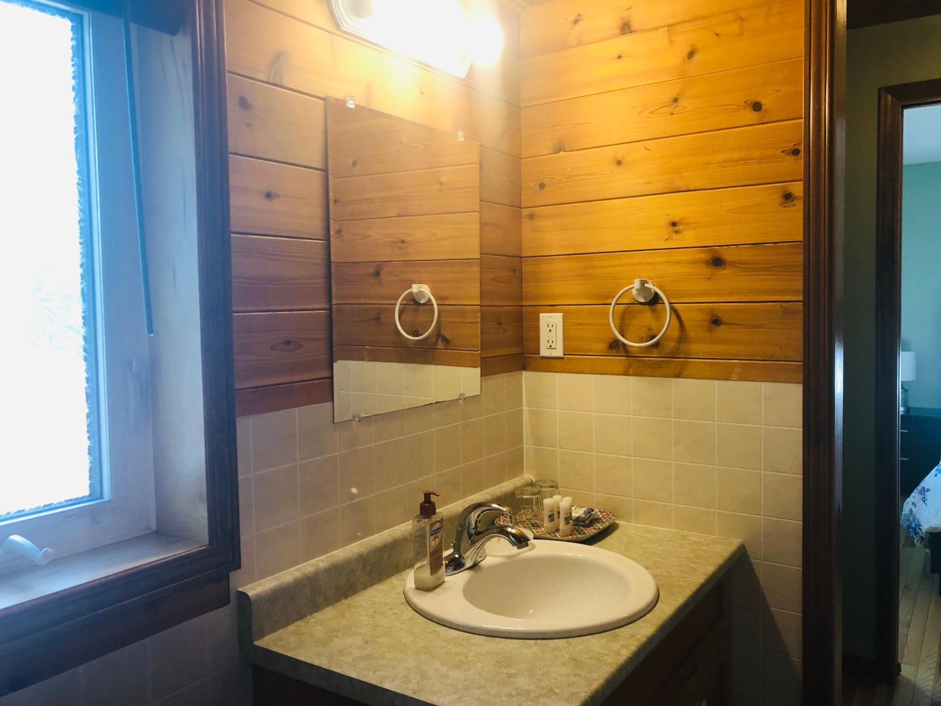 Two-Bedroom House - Photo 21