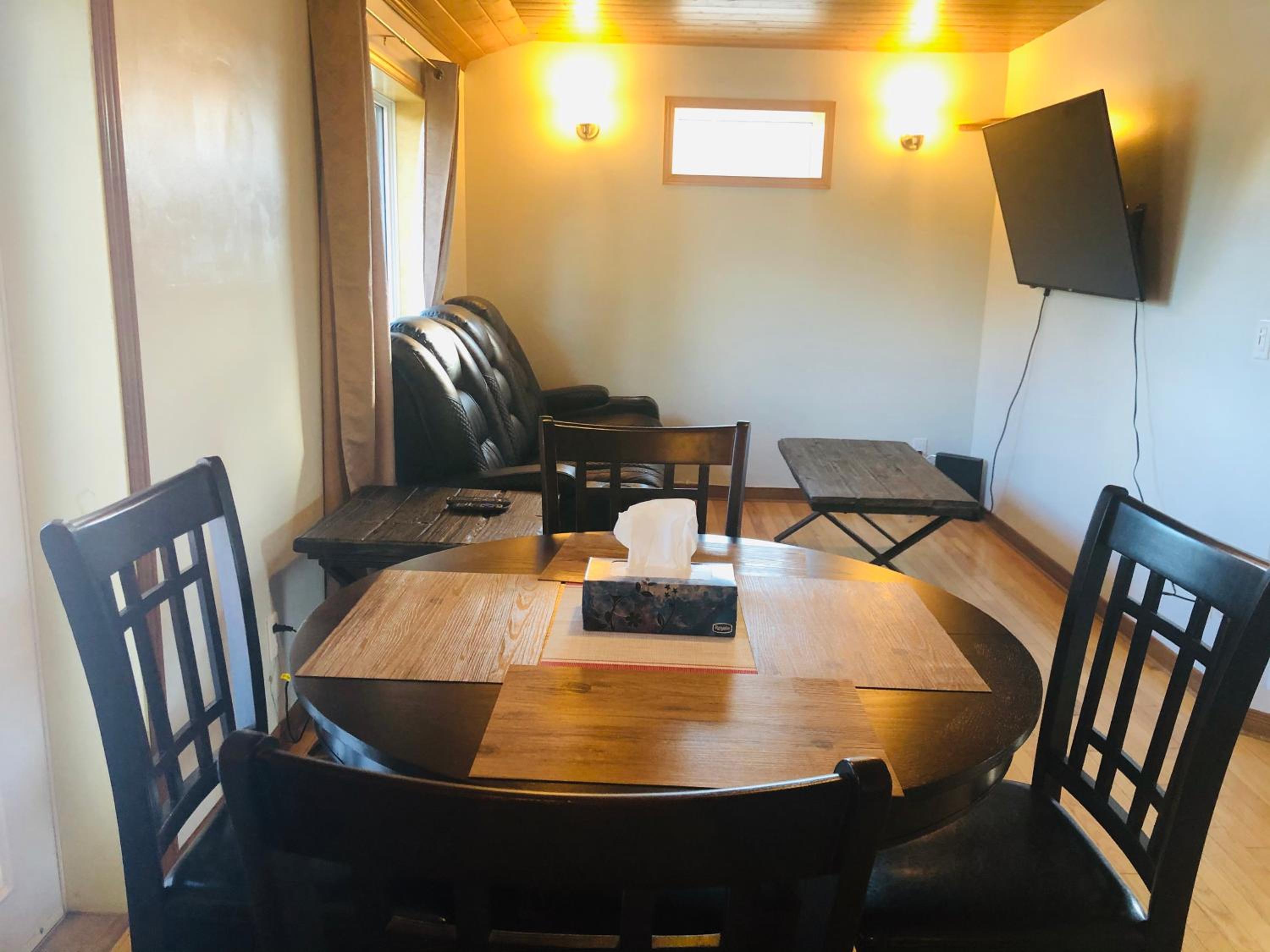 Two-Bedroom House - Photo 3
