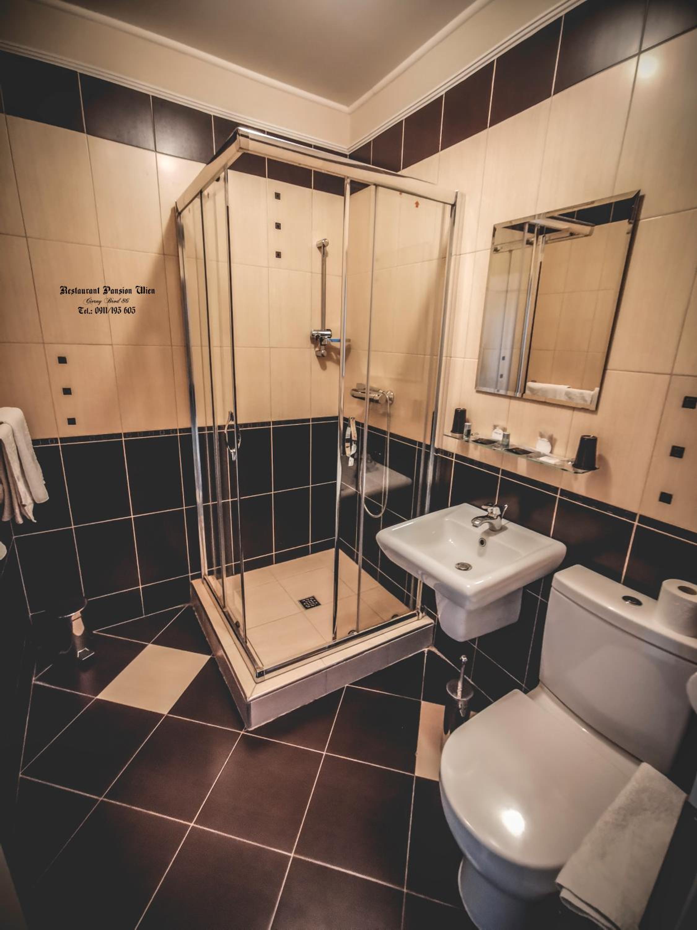 Deluxe Double Room with Shower - Photo 7