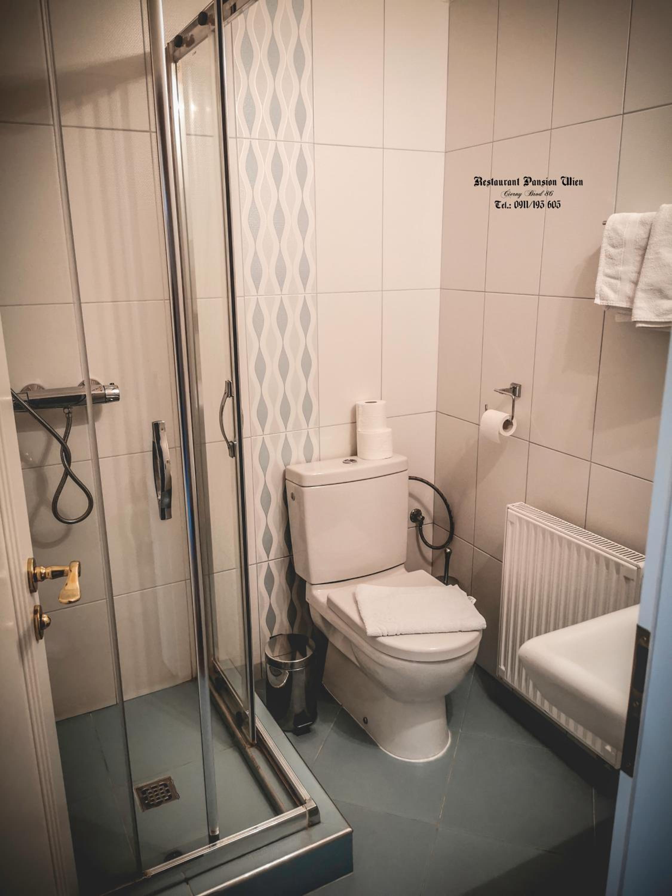 Deluxe Double Room with Shower - Photo 15
