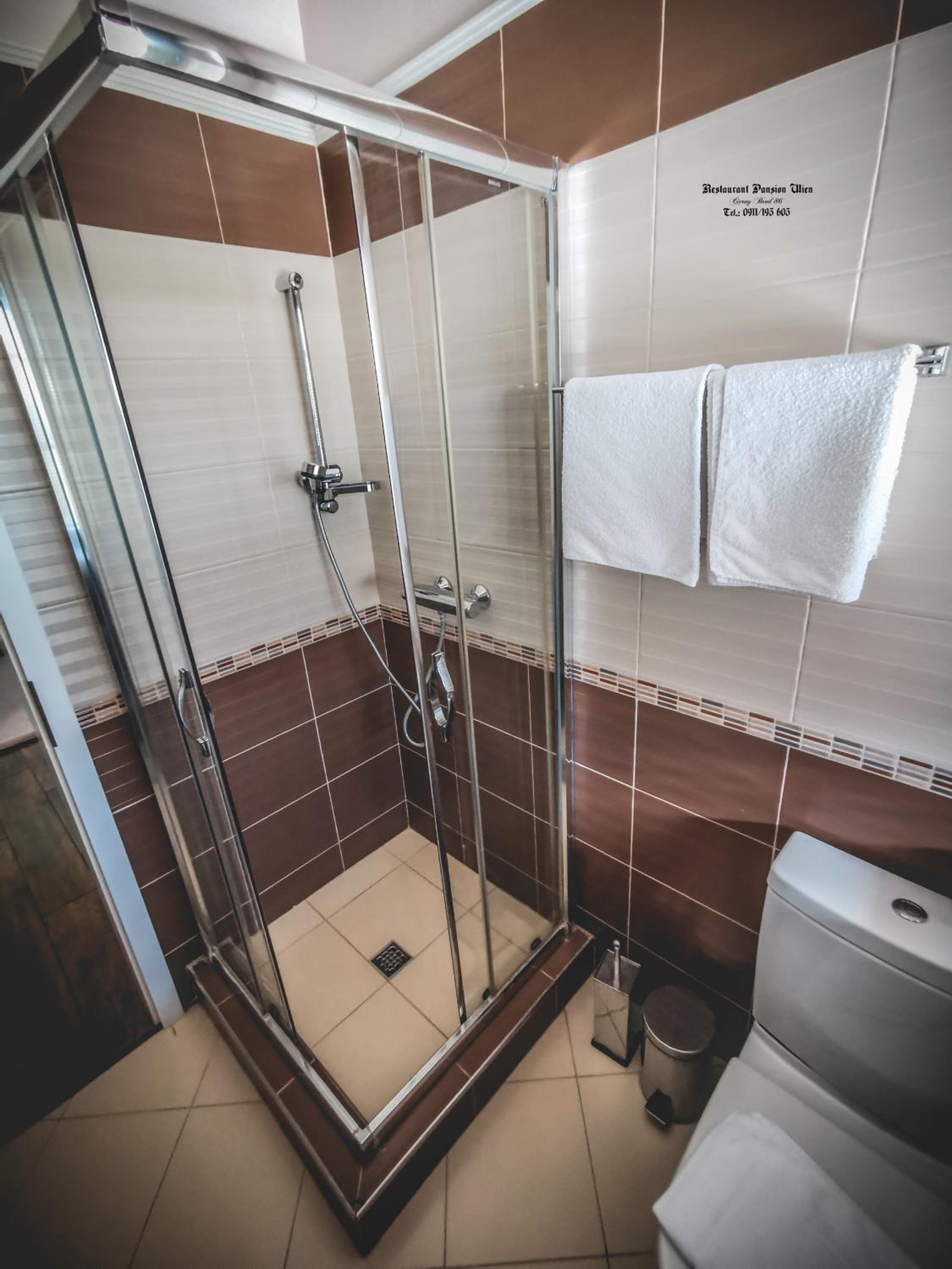 Deluxe Double Room with Shower - Photo 5
