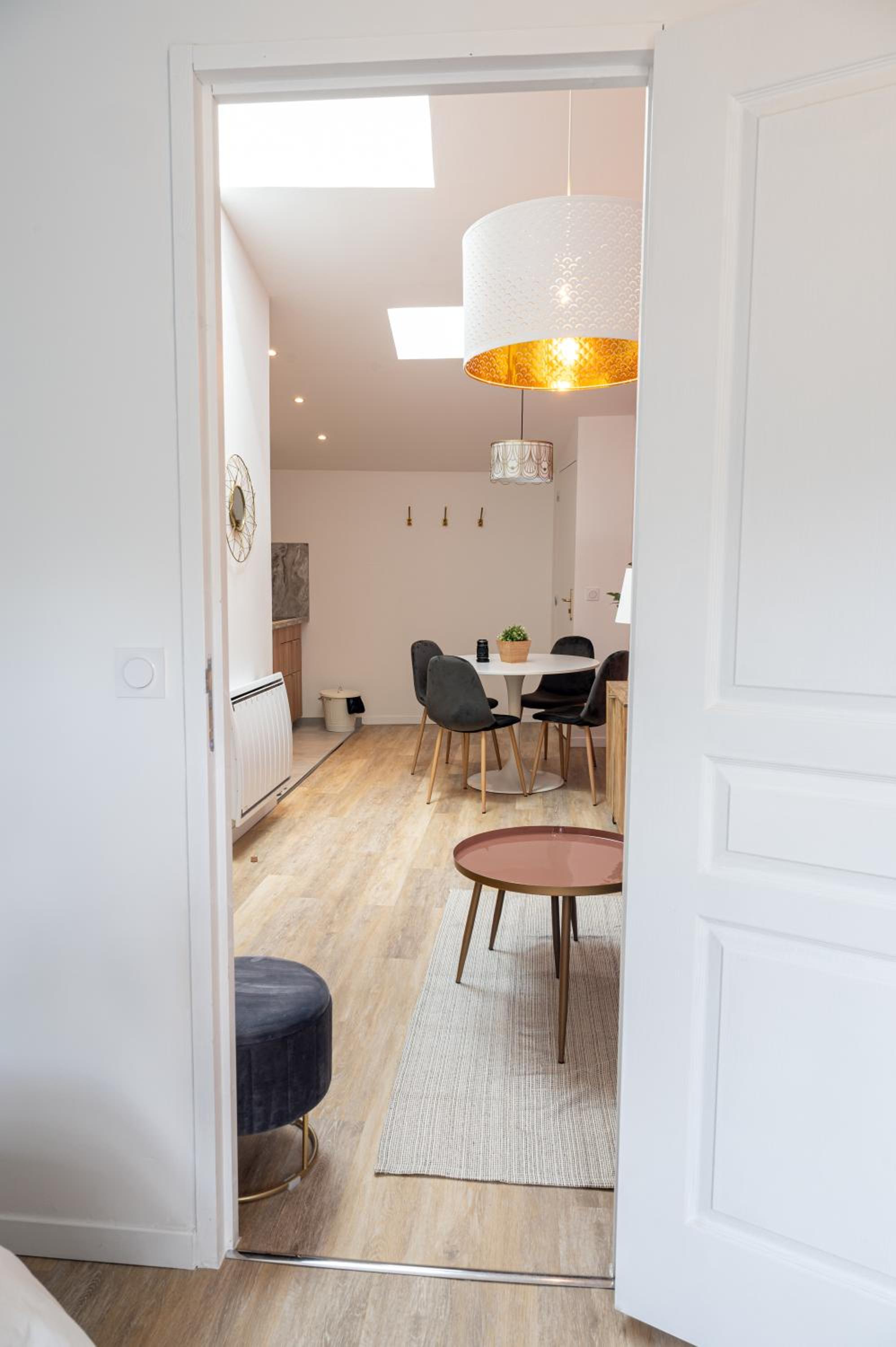 One-Bedroom Apartment - Photo 11