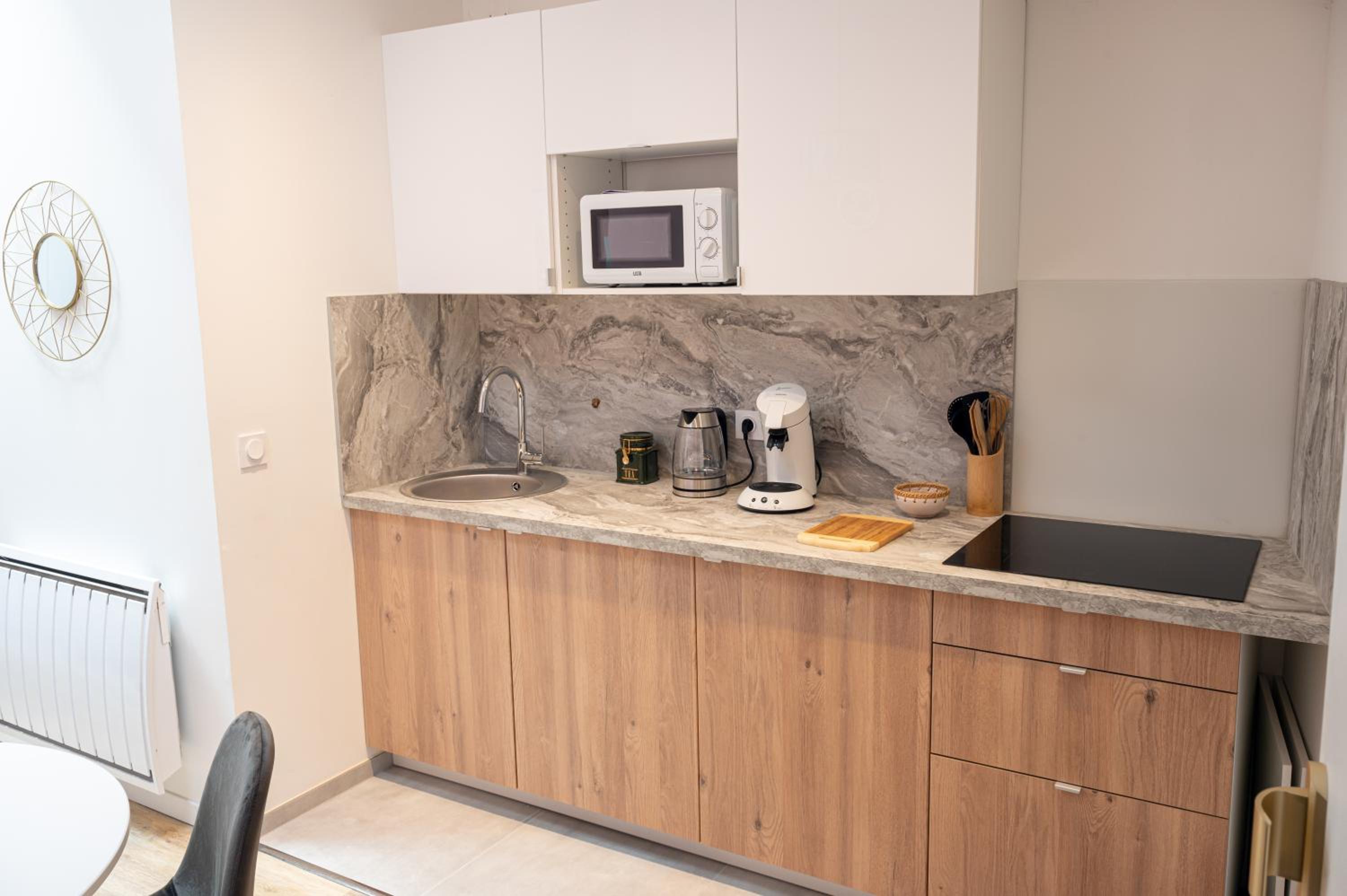 One-Bedroom Apartment - Photo 1
