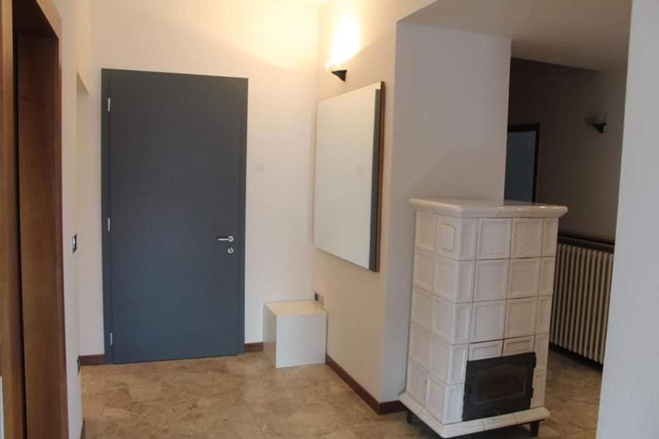 Apartment with Balcony photo 3