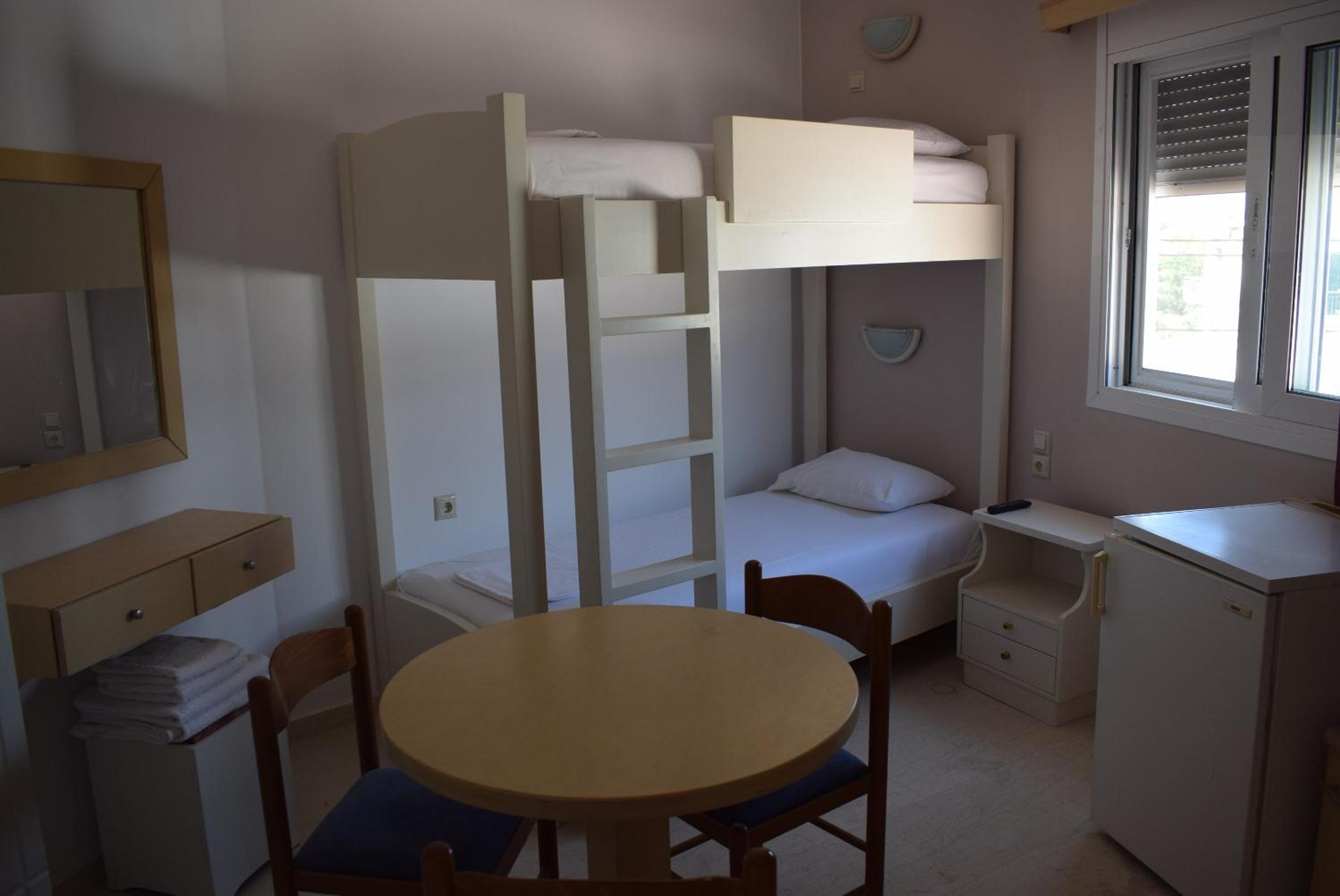 Standard Family Room - Photo 4