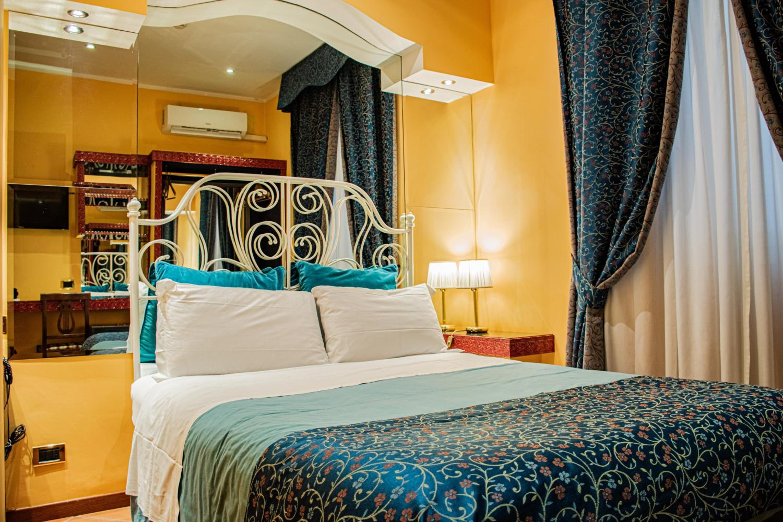 Double or Twin Room photo 3
