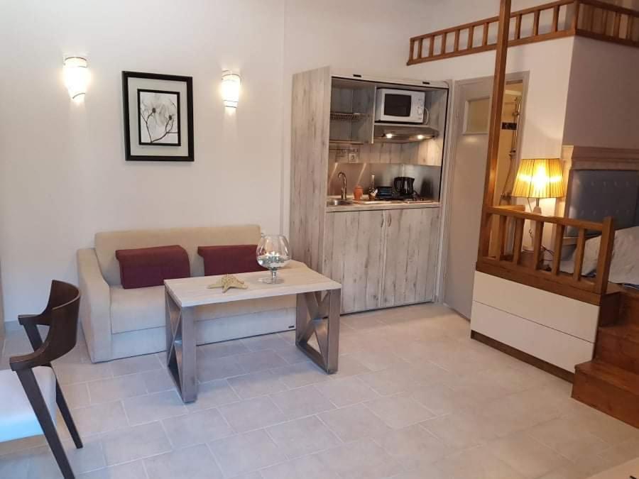 Apartment with Sea View - Photo 15