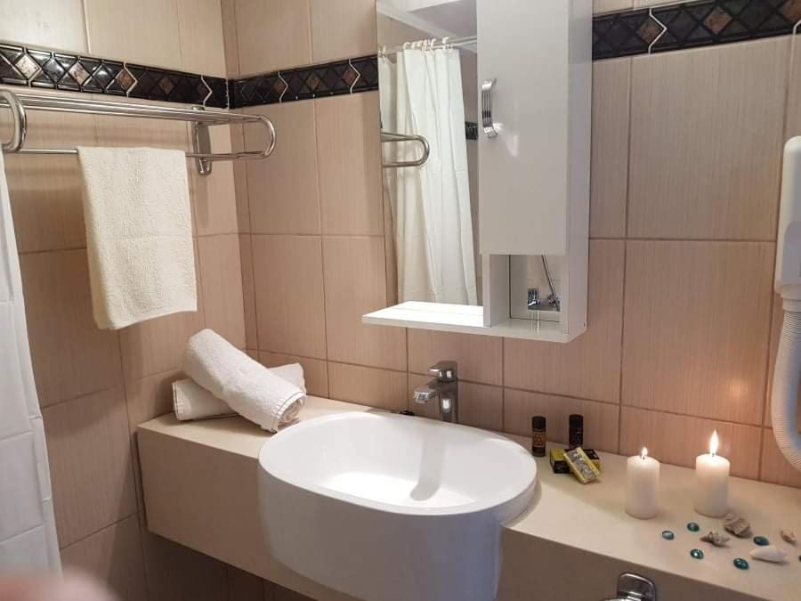 Apartment with Sea View - Photo 18