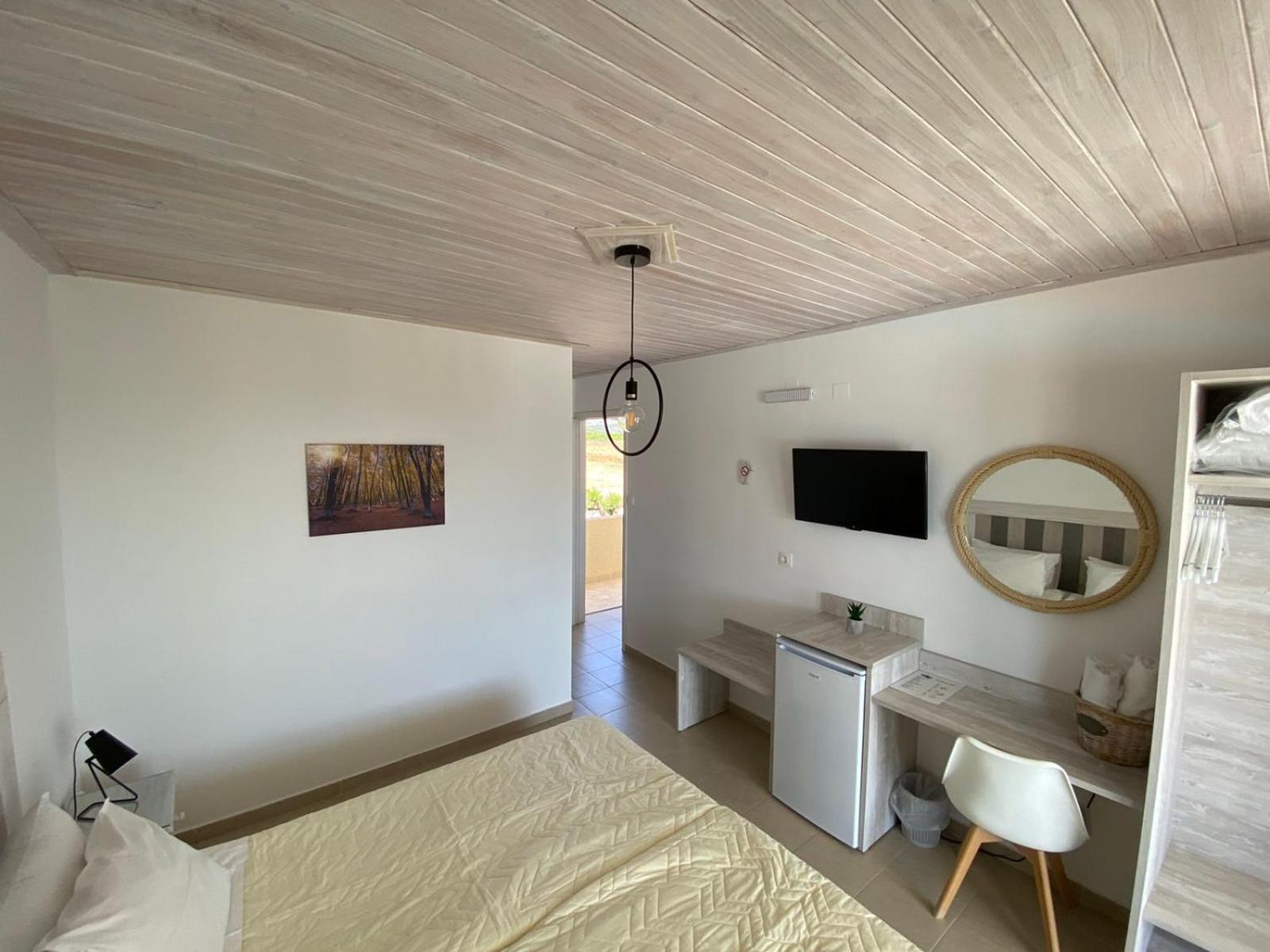 Double Room - Photo 2