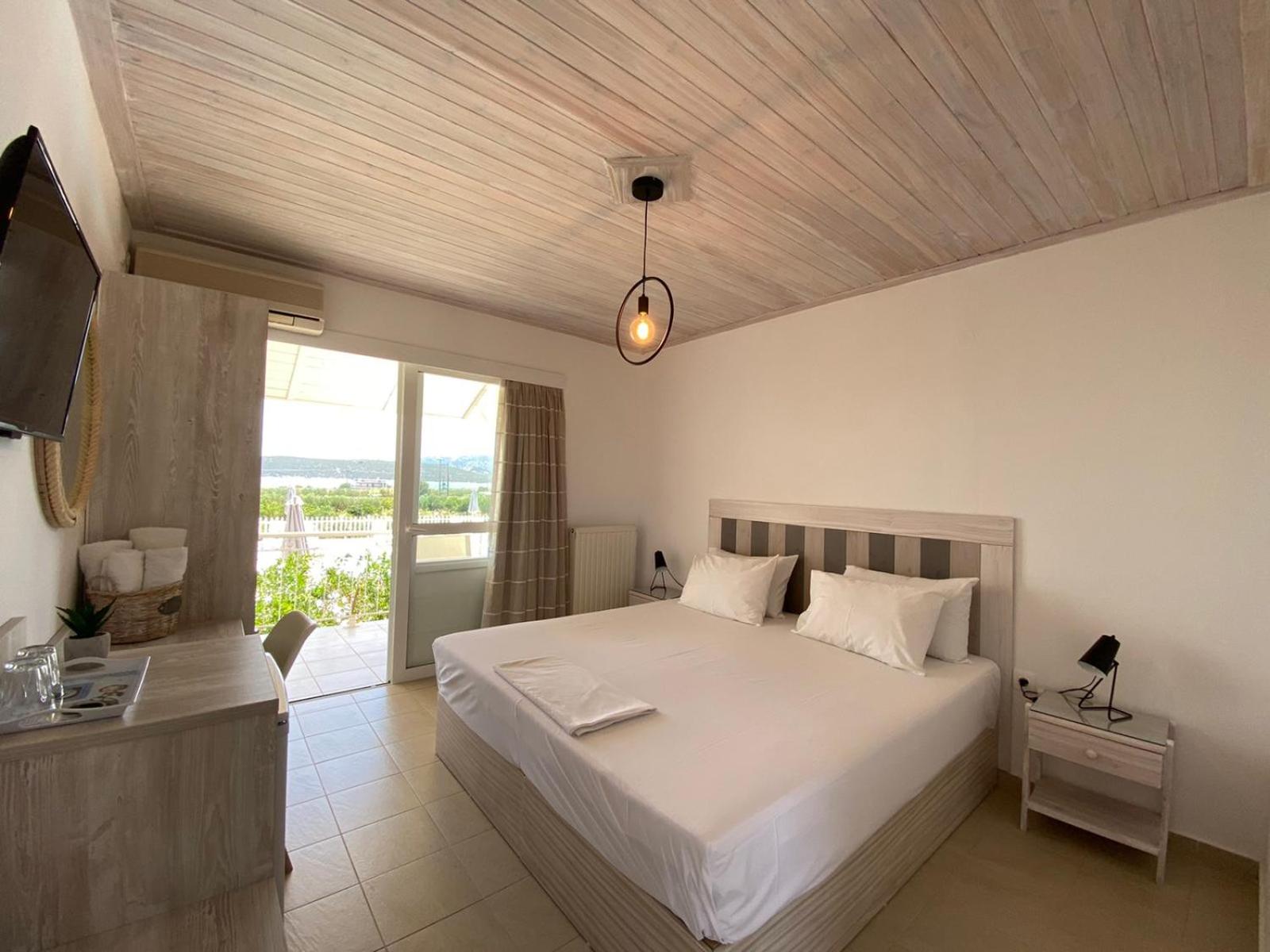 Double Room - Photo 11