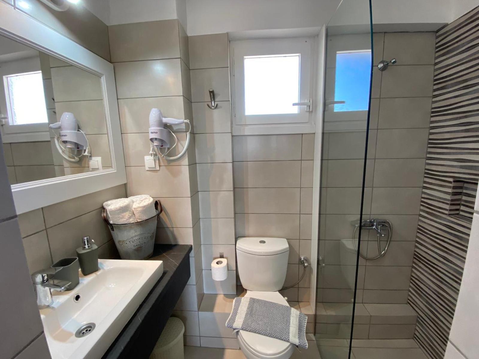 Double Room - Photo 12