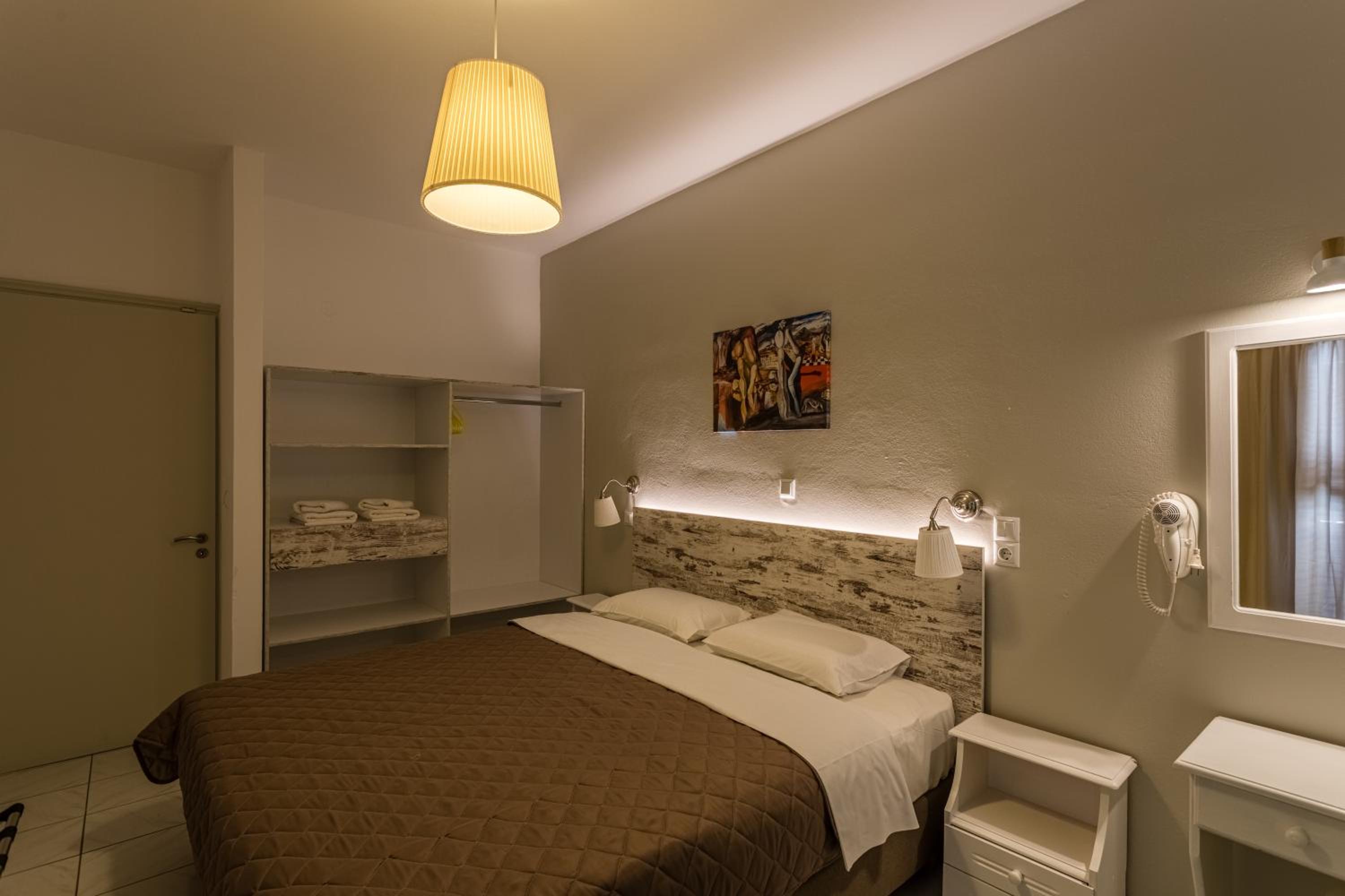 One-Bedroom Apartment - Photo 18