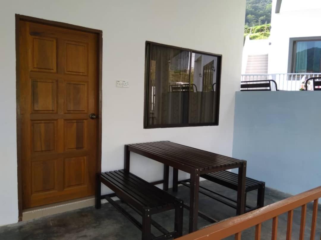 Basic Triple Room photo 2