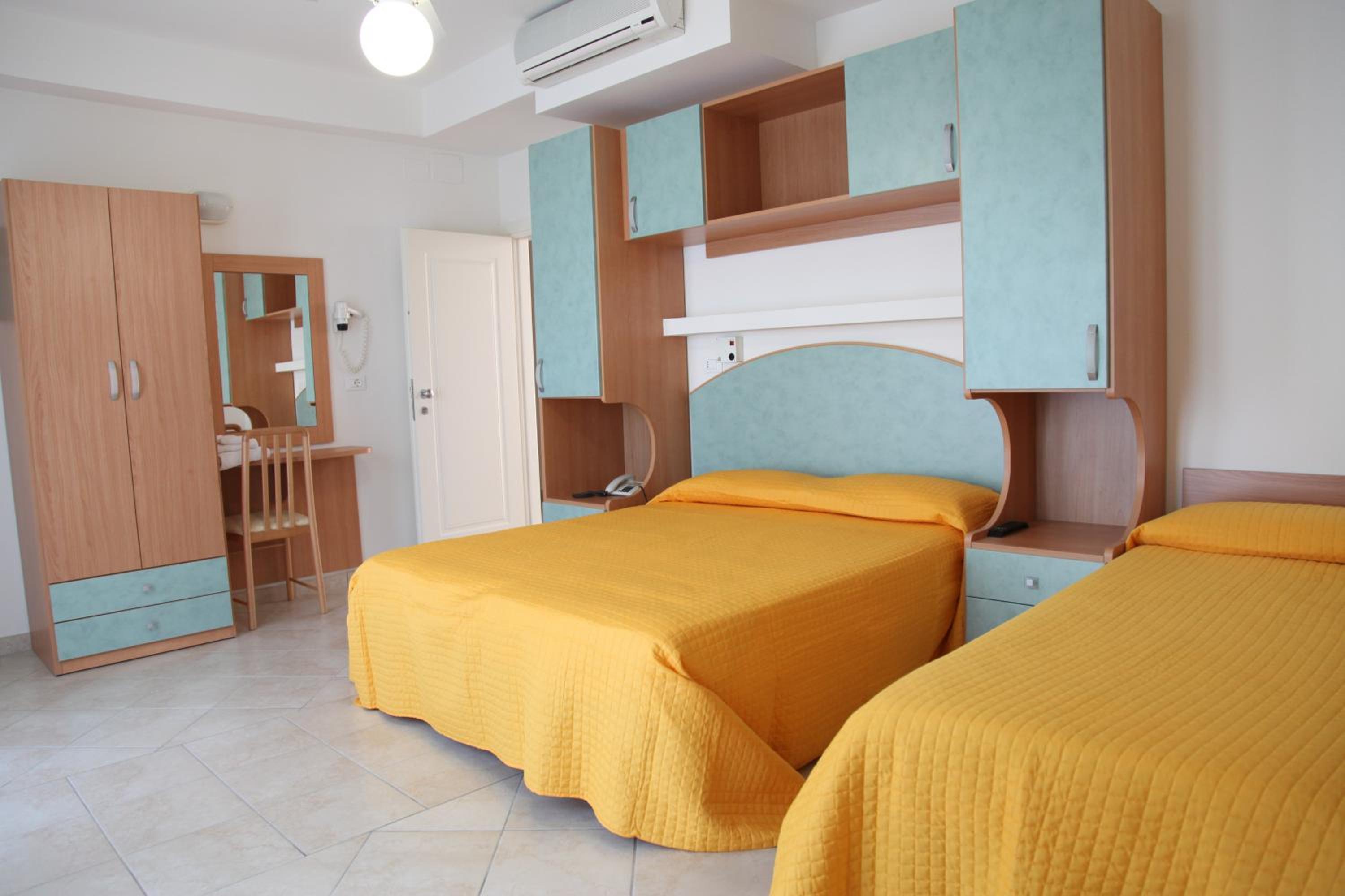 Classic Quadruple Room