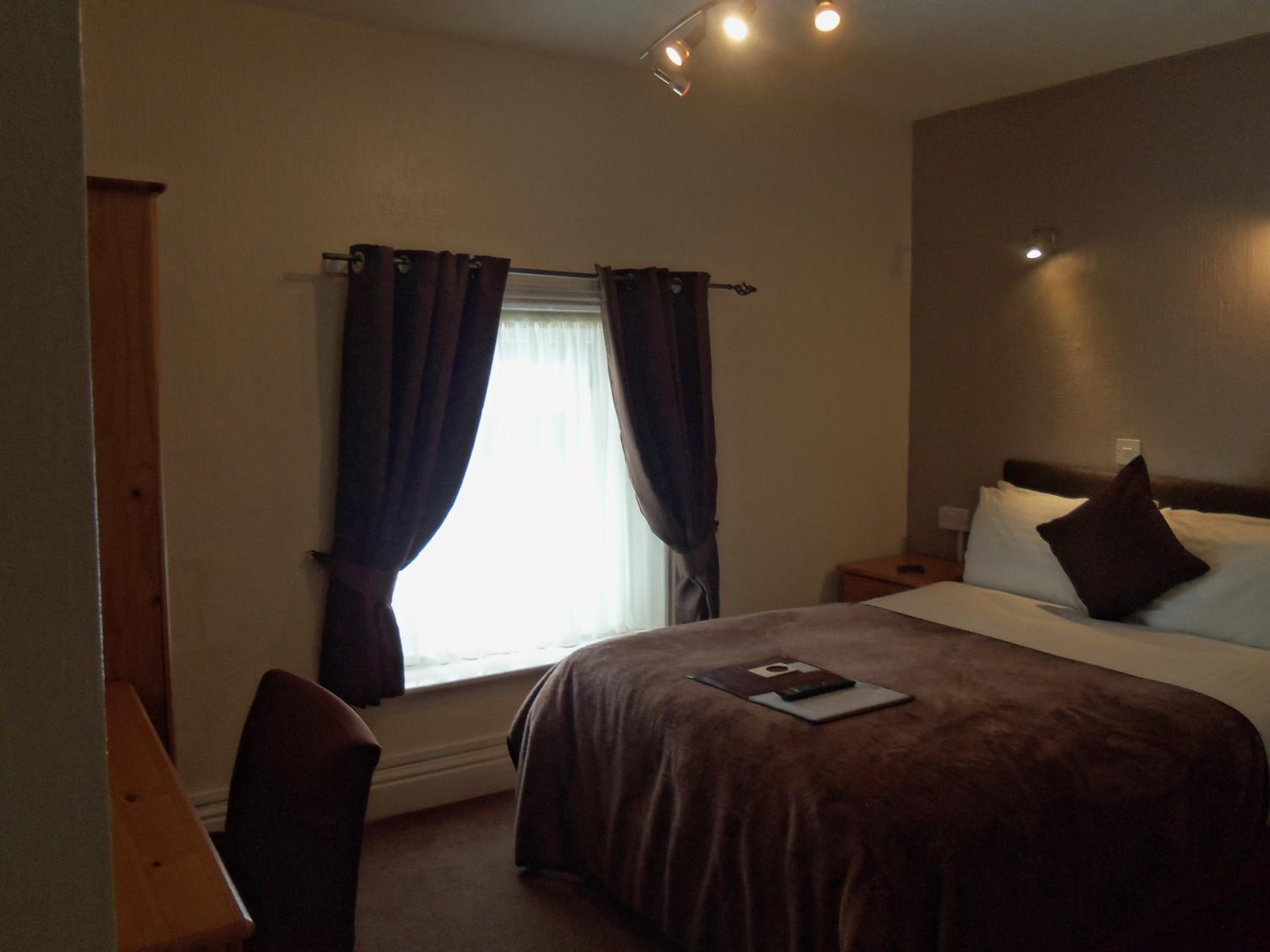Double Room with Private Bathroom photo 3