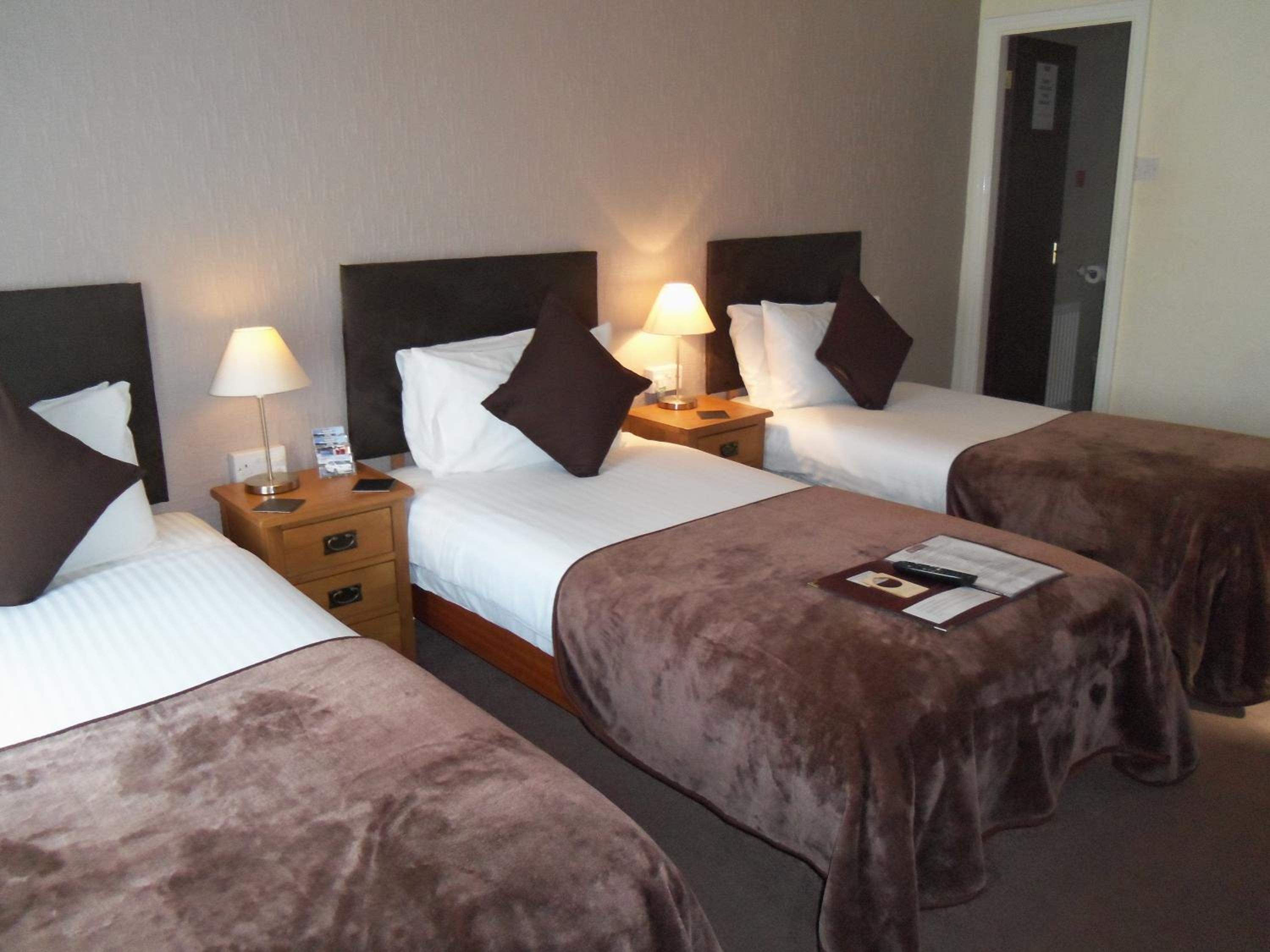 Triple Room with Private Bathroom photo 2