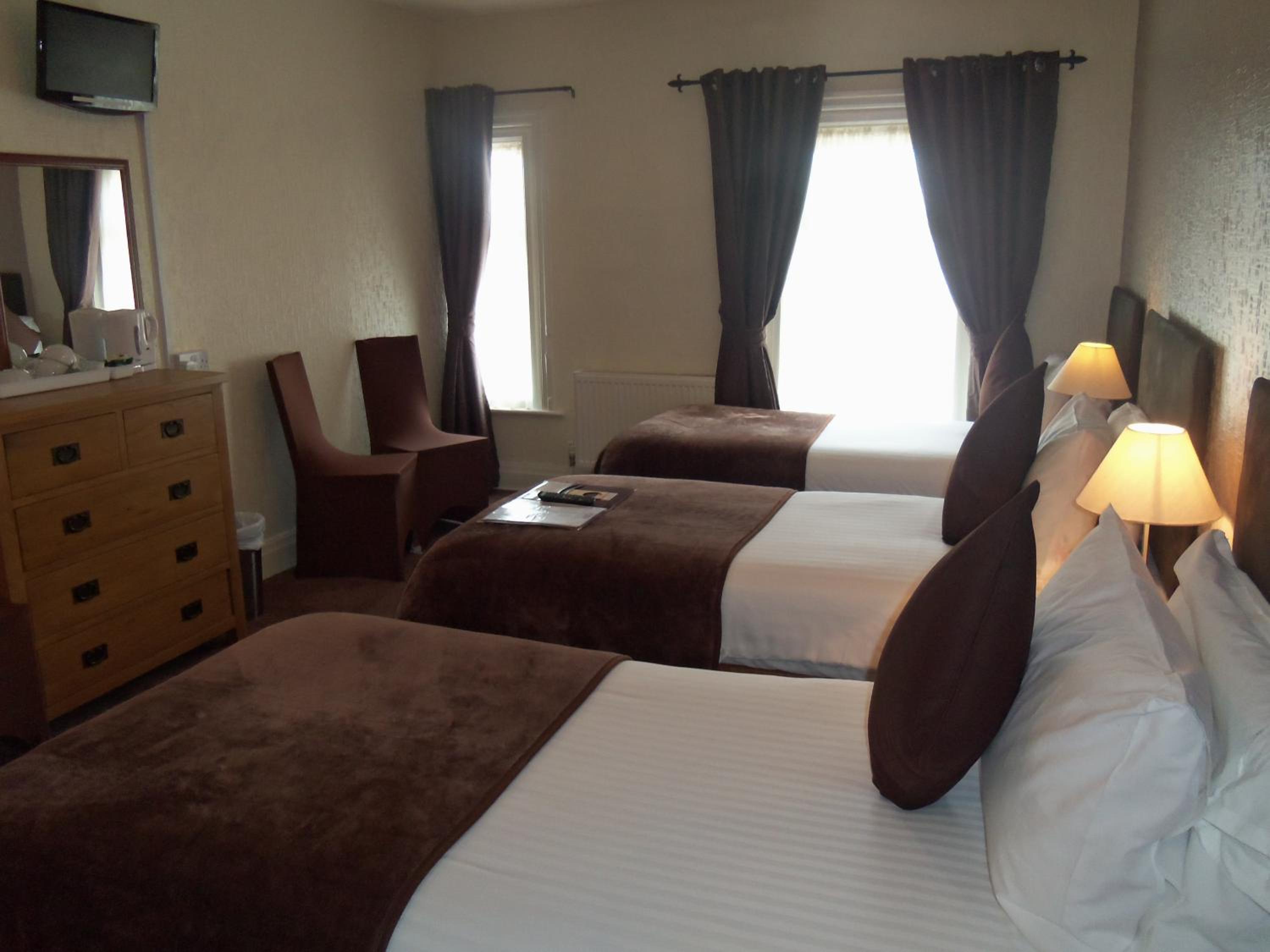 Triple Room with Private Bathroom photo 3