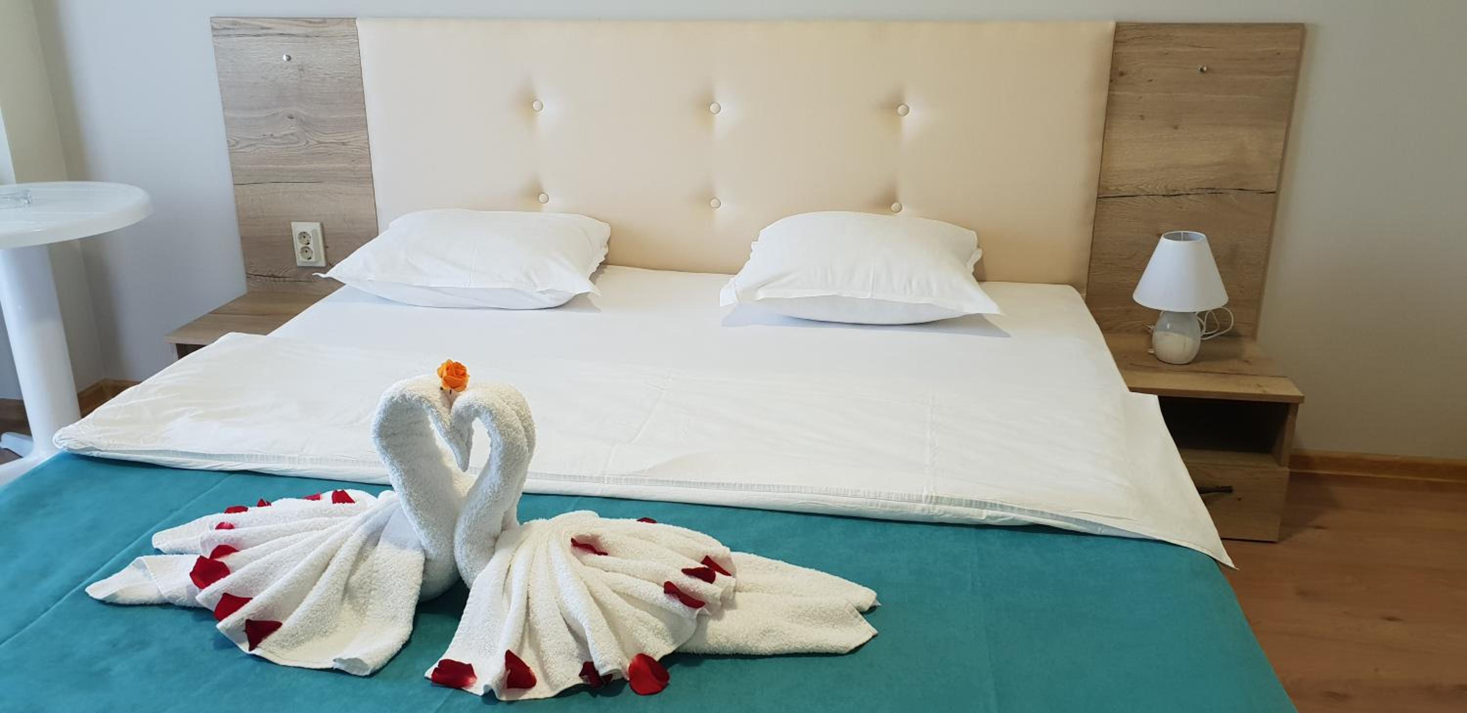 Double Room with Balcony and Sea View - Photo 1