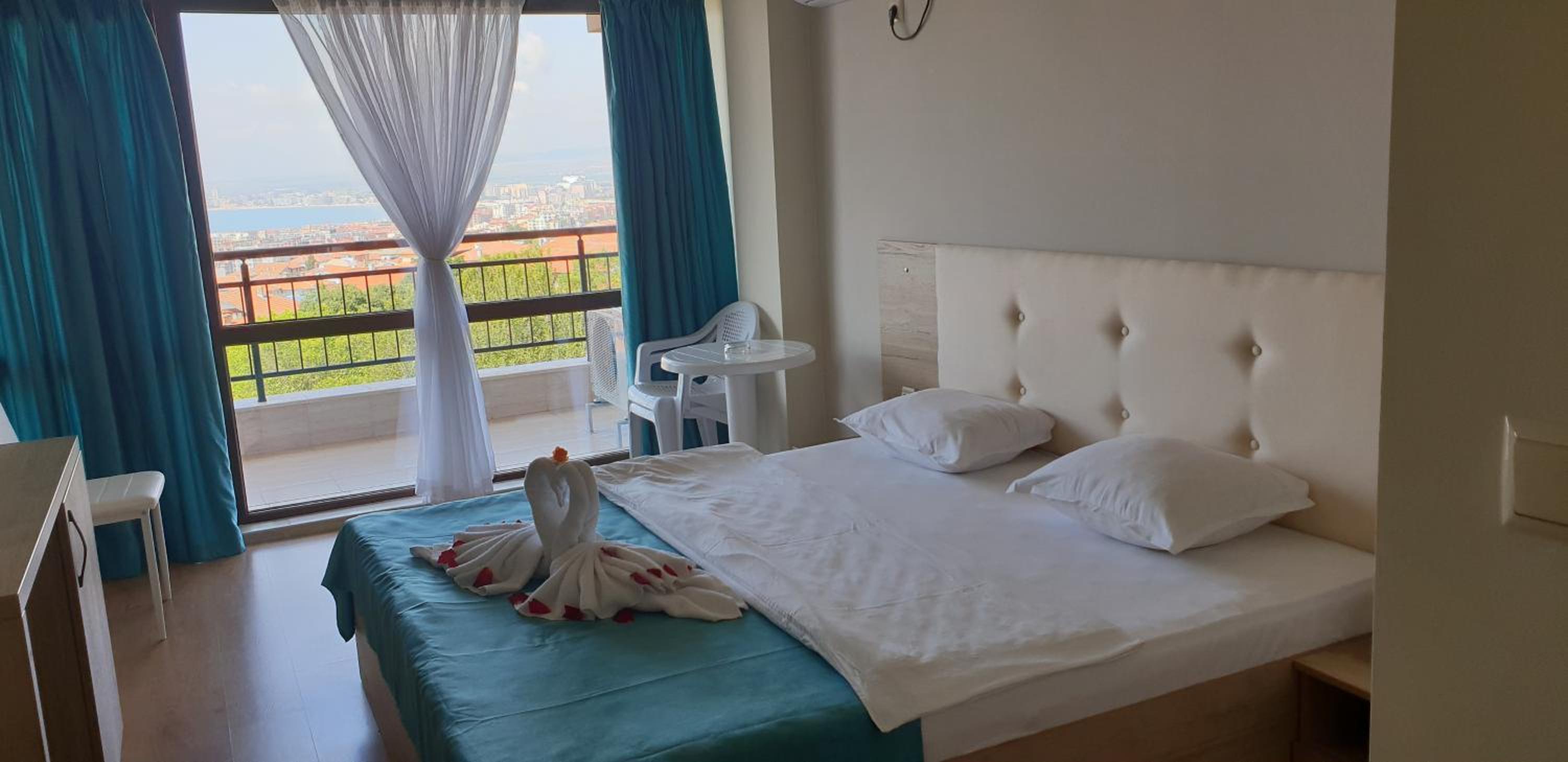 Double Room with Balcony and Sea View photo 2