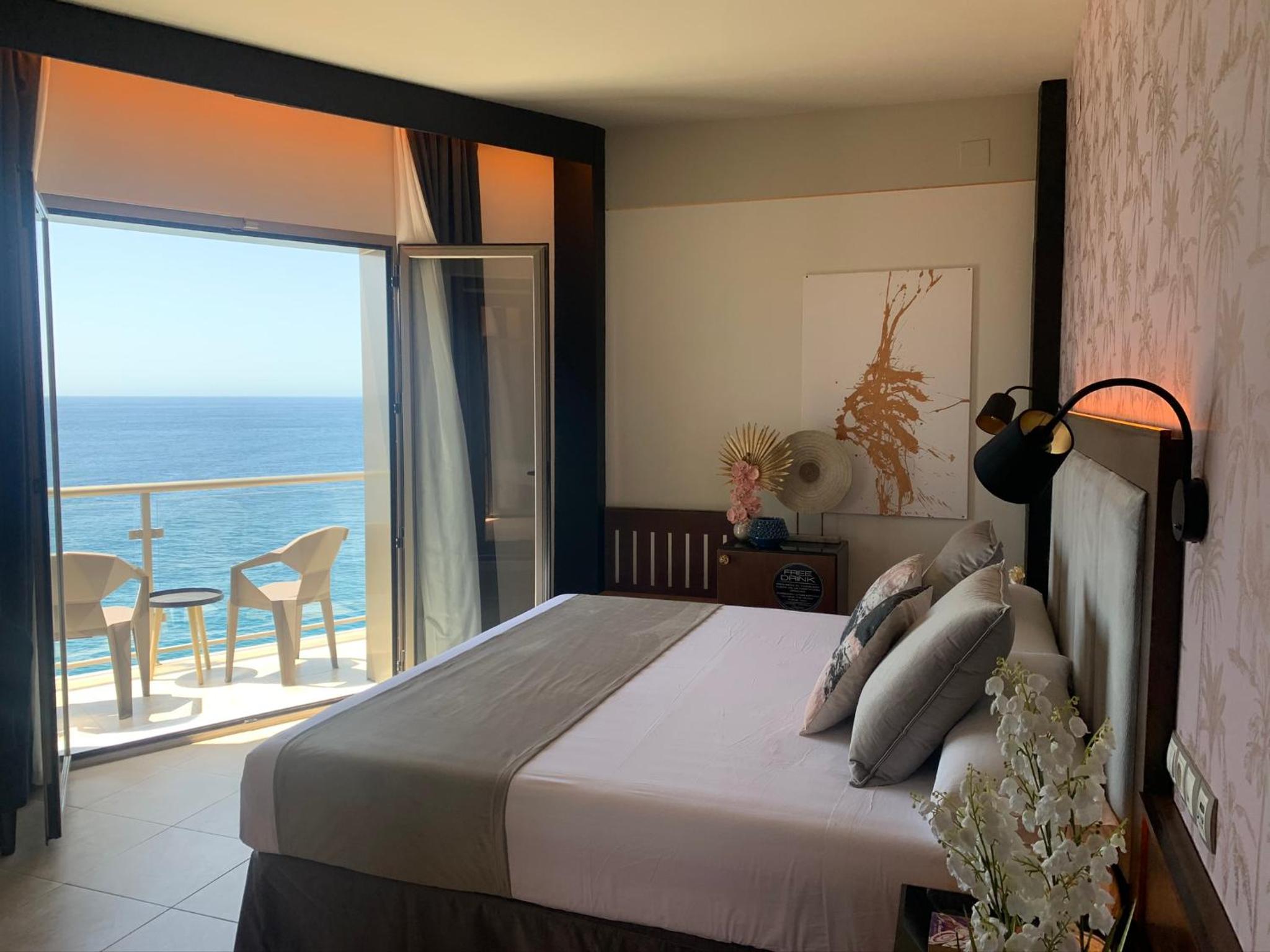 Deluxe Double Room with Sea View - Photo 1