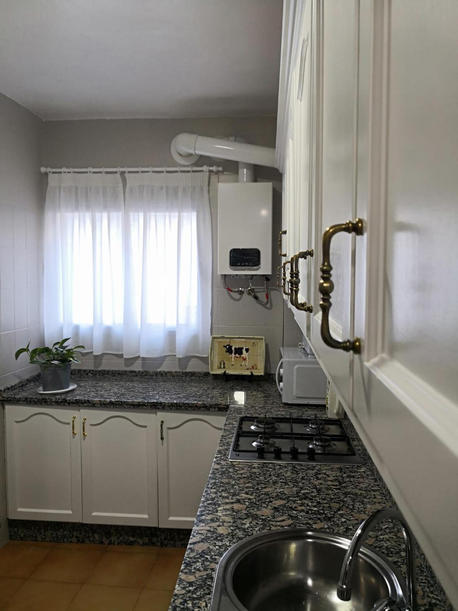 One-Bedroom Apartment - Photo 37