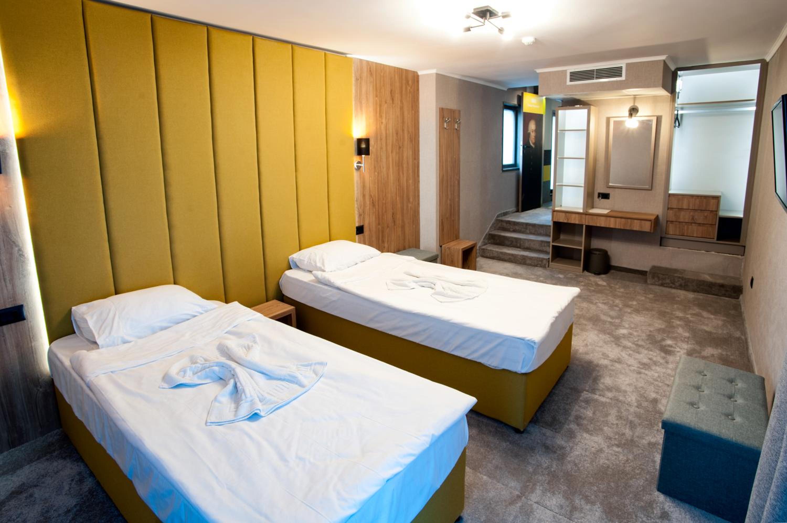 Double Room (2 Adults + 1 Child )