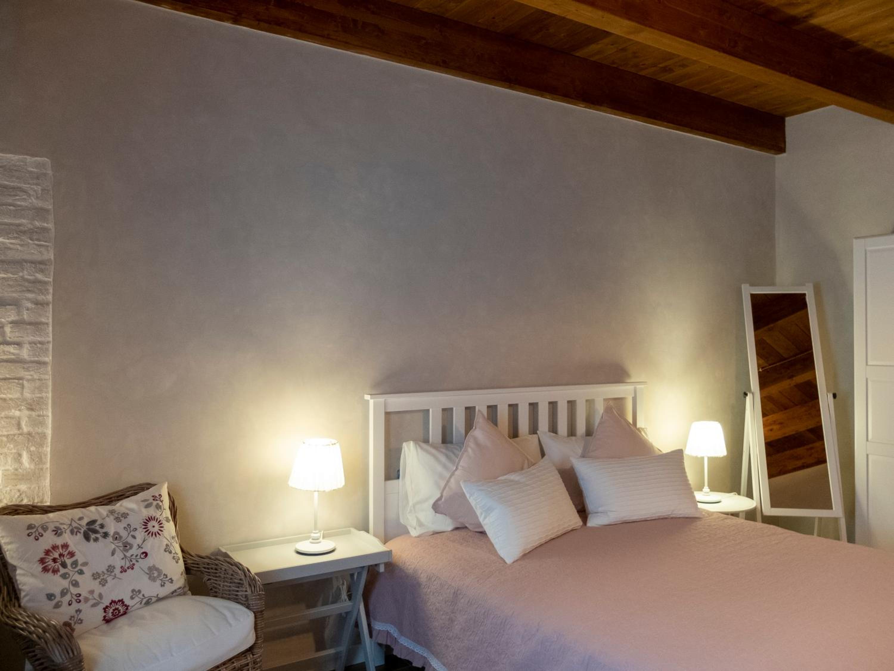 Deluxe Room (2 Adults + 1 Child) - Photo 1