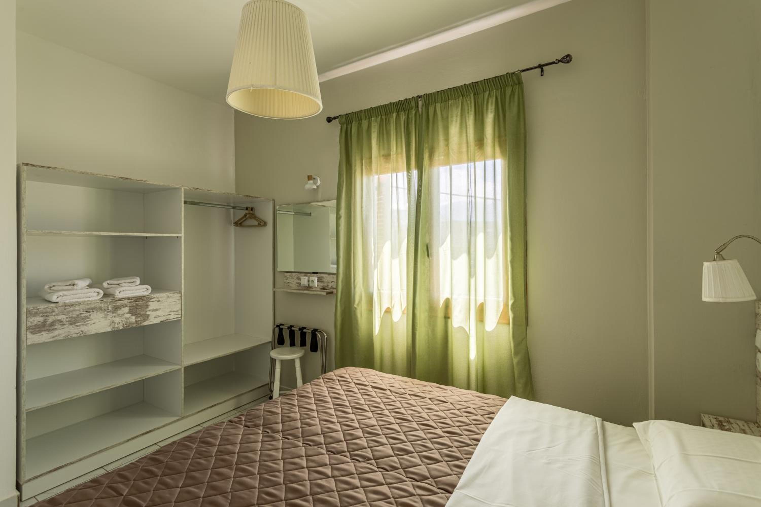 One-Bedroom Apartment - Photo 5