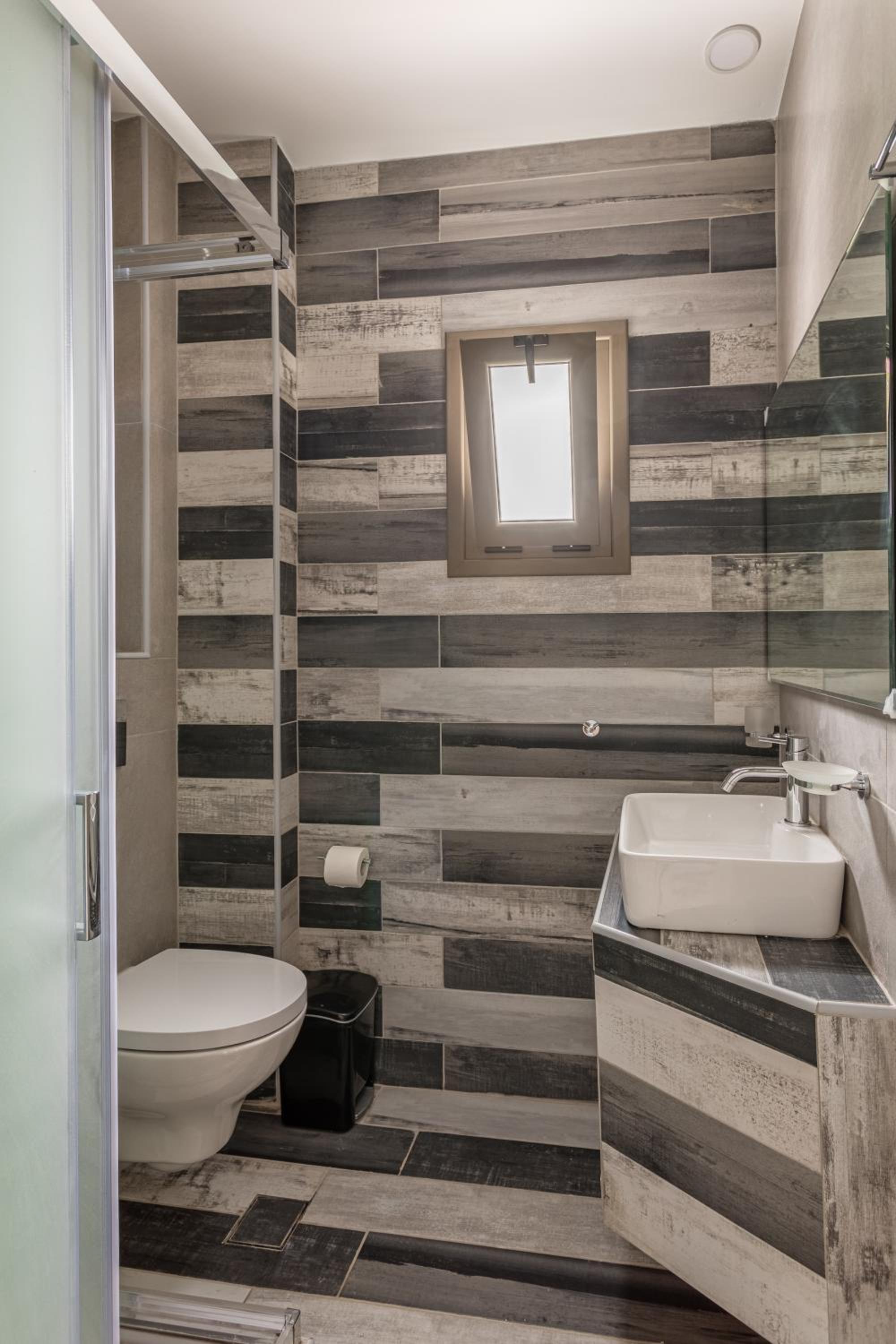 One-Bedroom Apartment - Photo 4