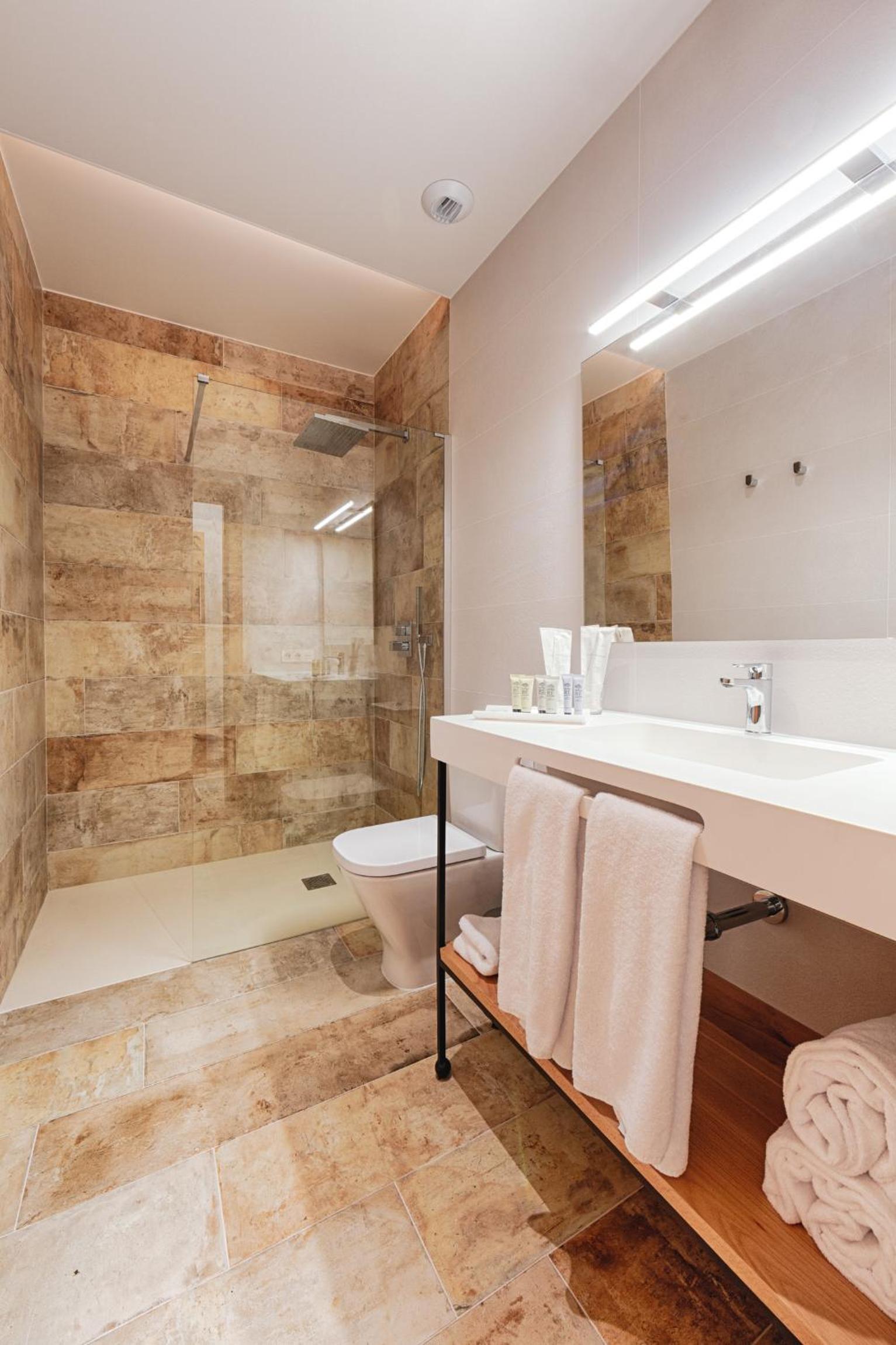 Double Room with Terrace - Photo 3