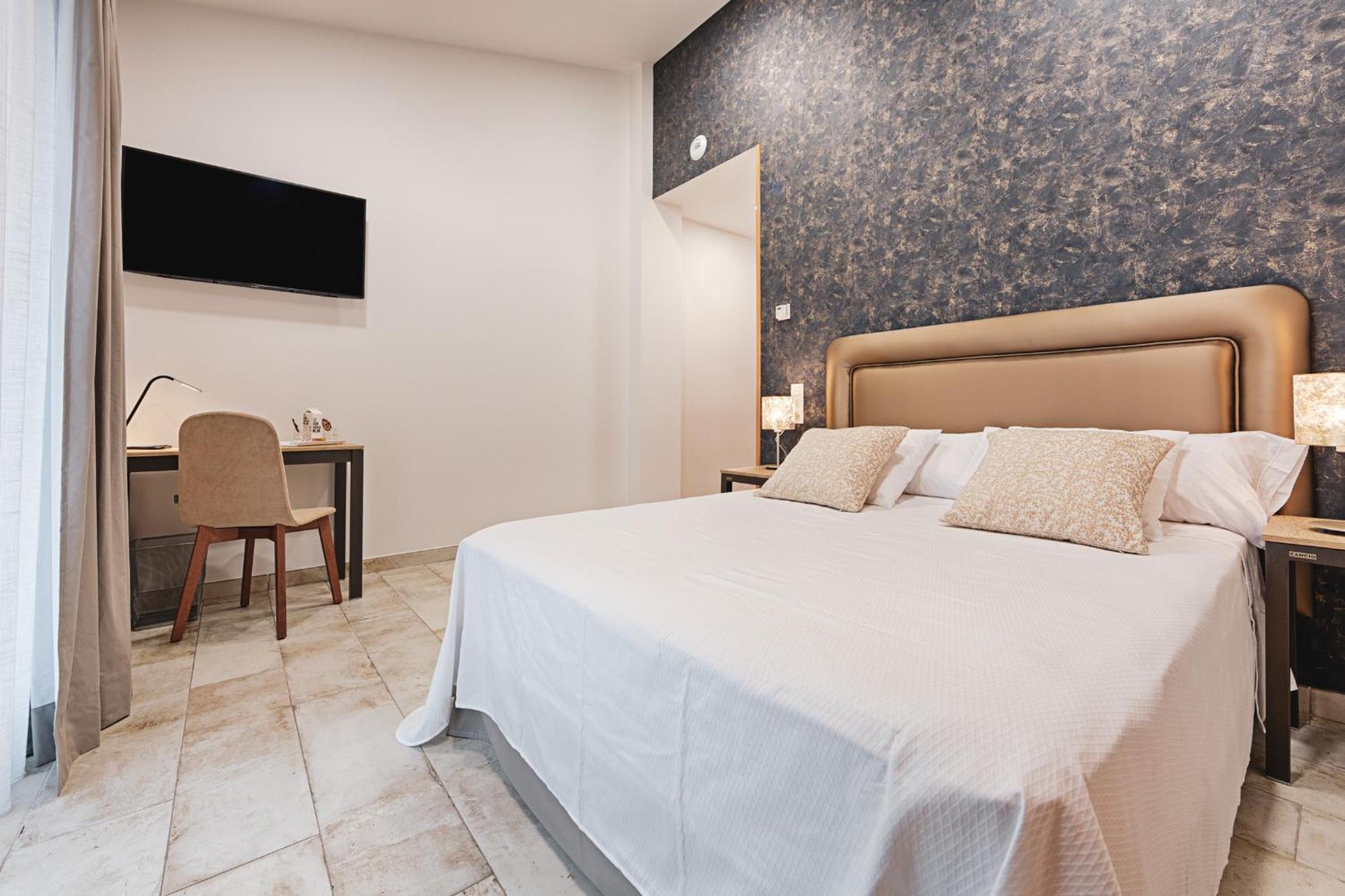 Double Room with Terrace - Photo 6