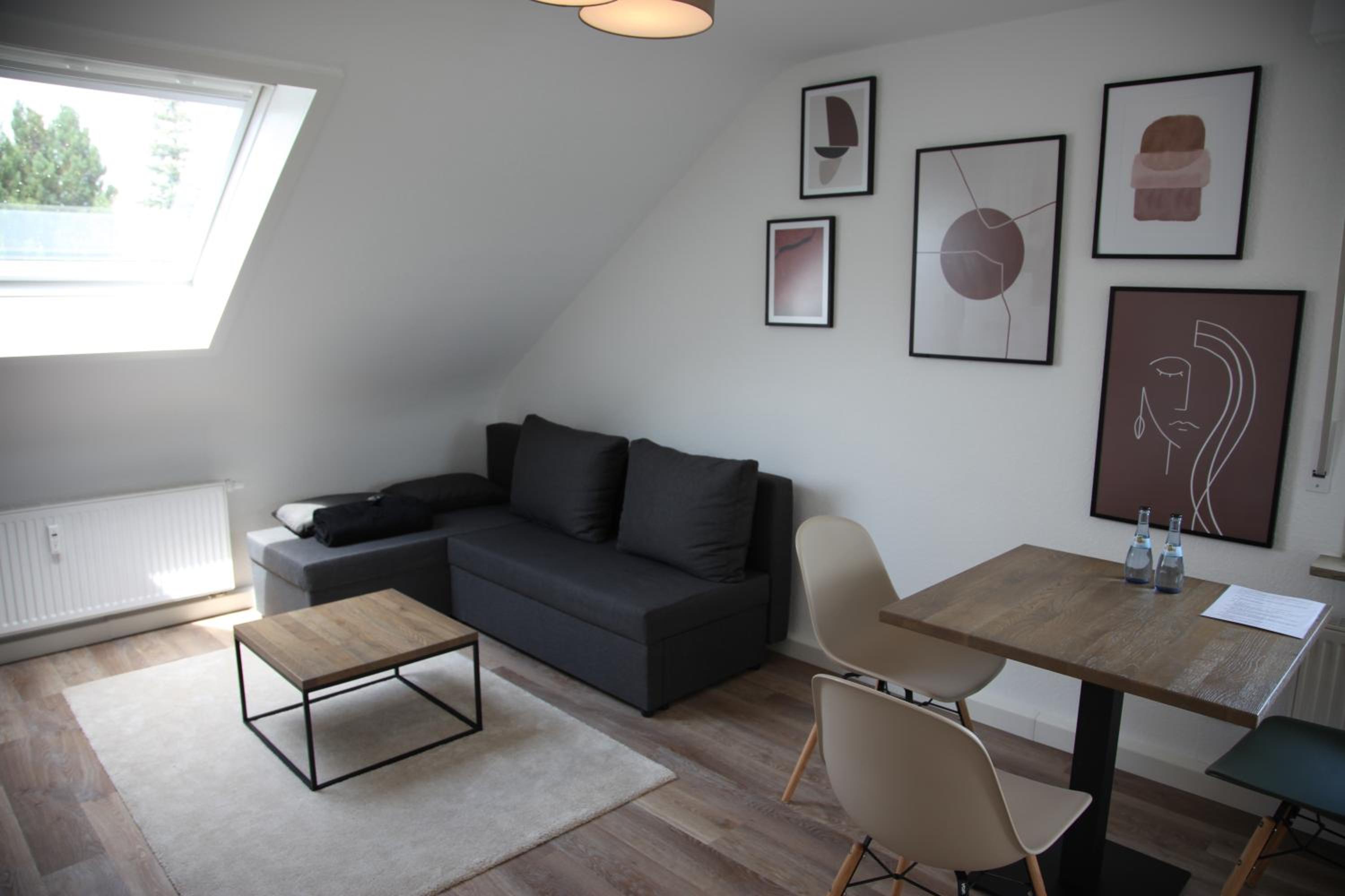One-Bedroom Apartment photo 1