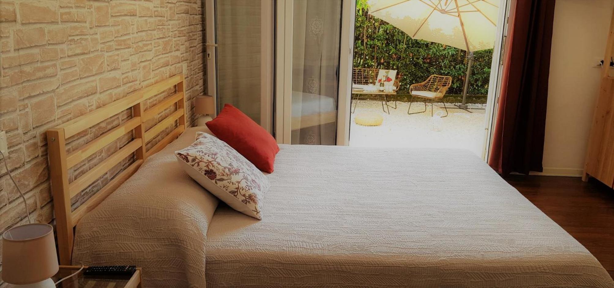 Double Room with Garden View - Photo 7