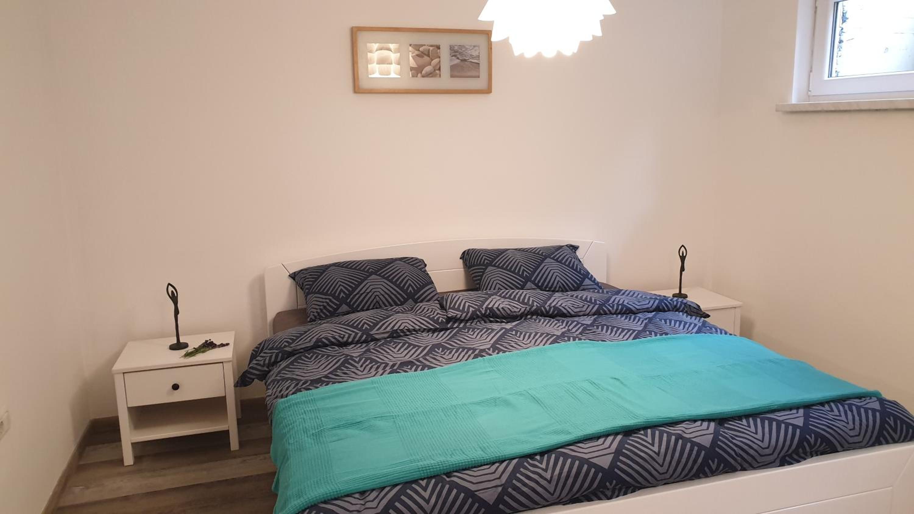 One-Bedroom Apartment - Photo 1