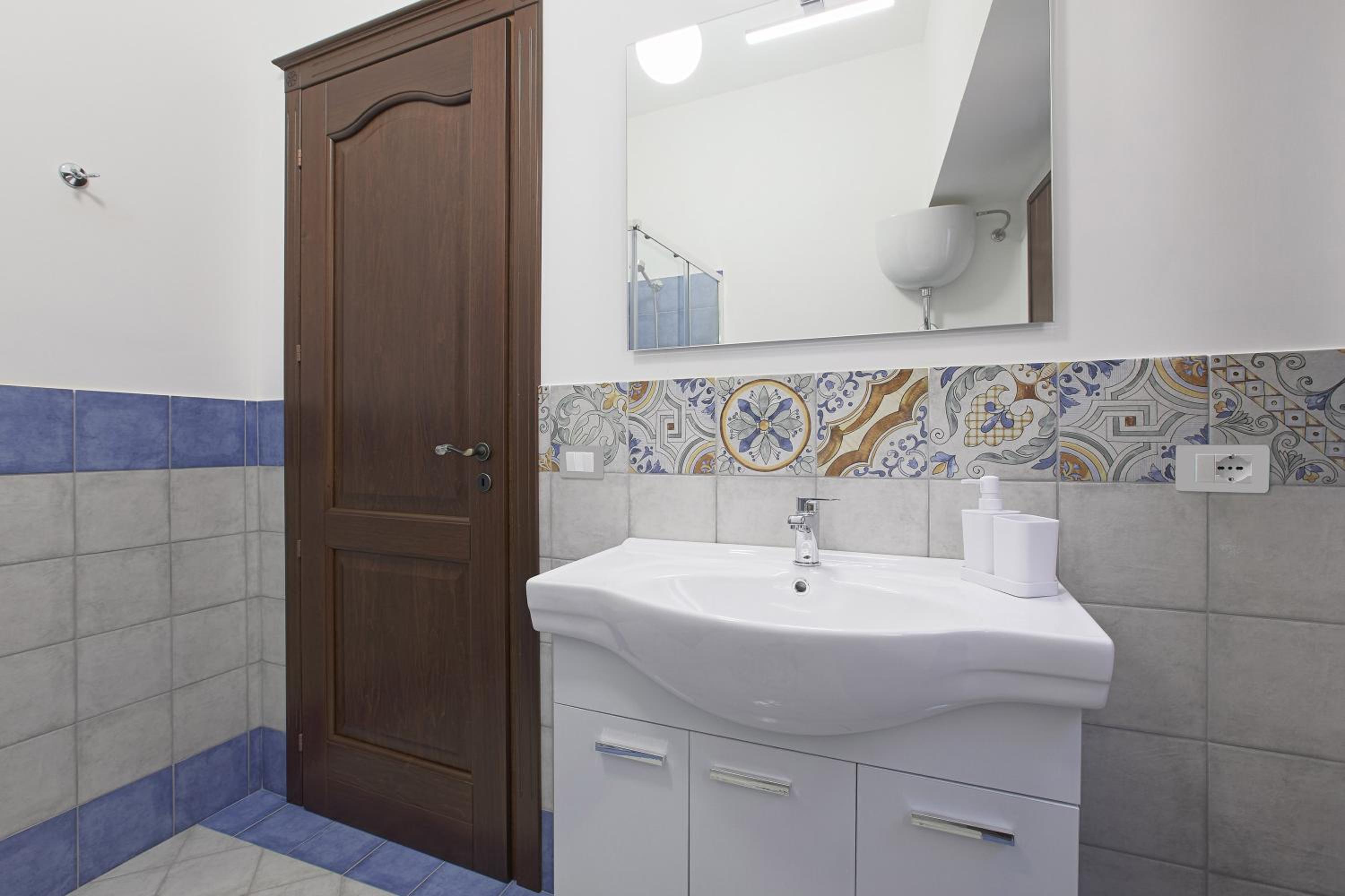 Two-Bedroom Apartment - Photo 44